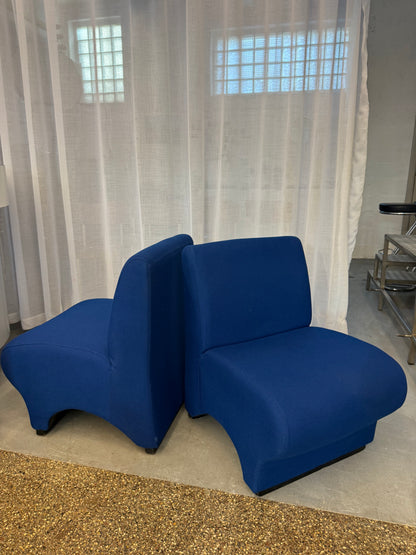 2 fauteuils bleu en tissu 1970