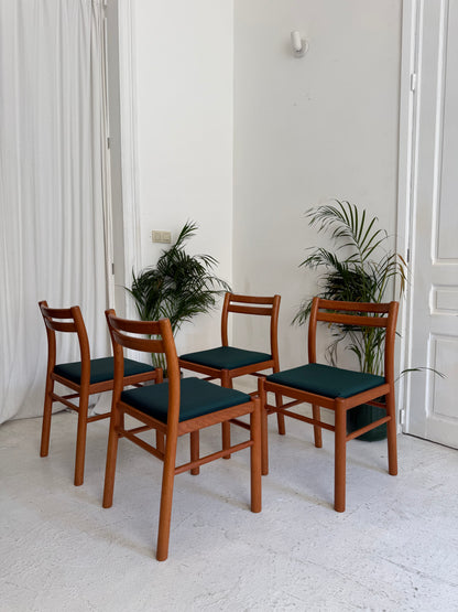 4 chaises Hedem team design en teck