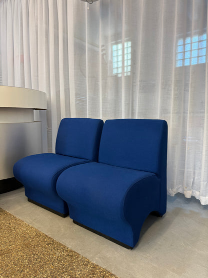 2 fauteuils bleu en tissu 1970