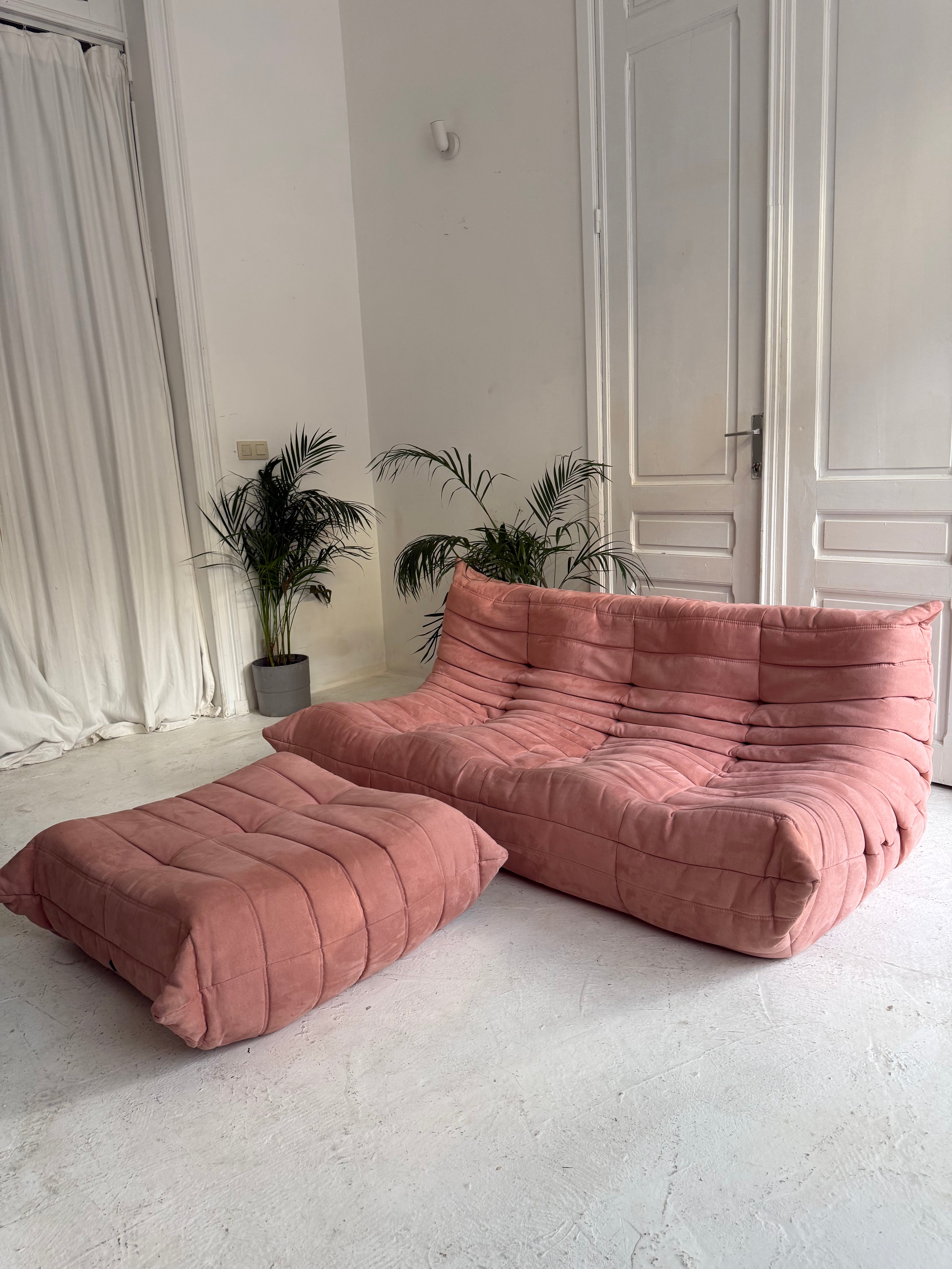 Togo + pouf orignal de 1986 en velour Rose