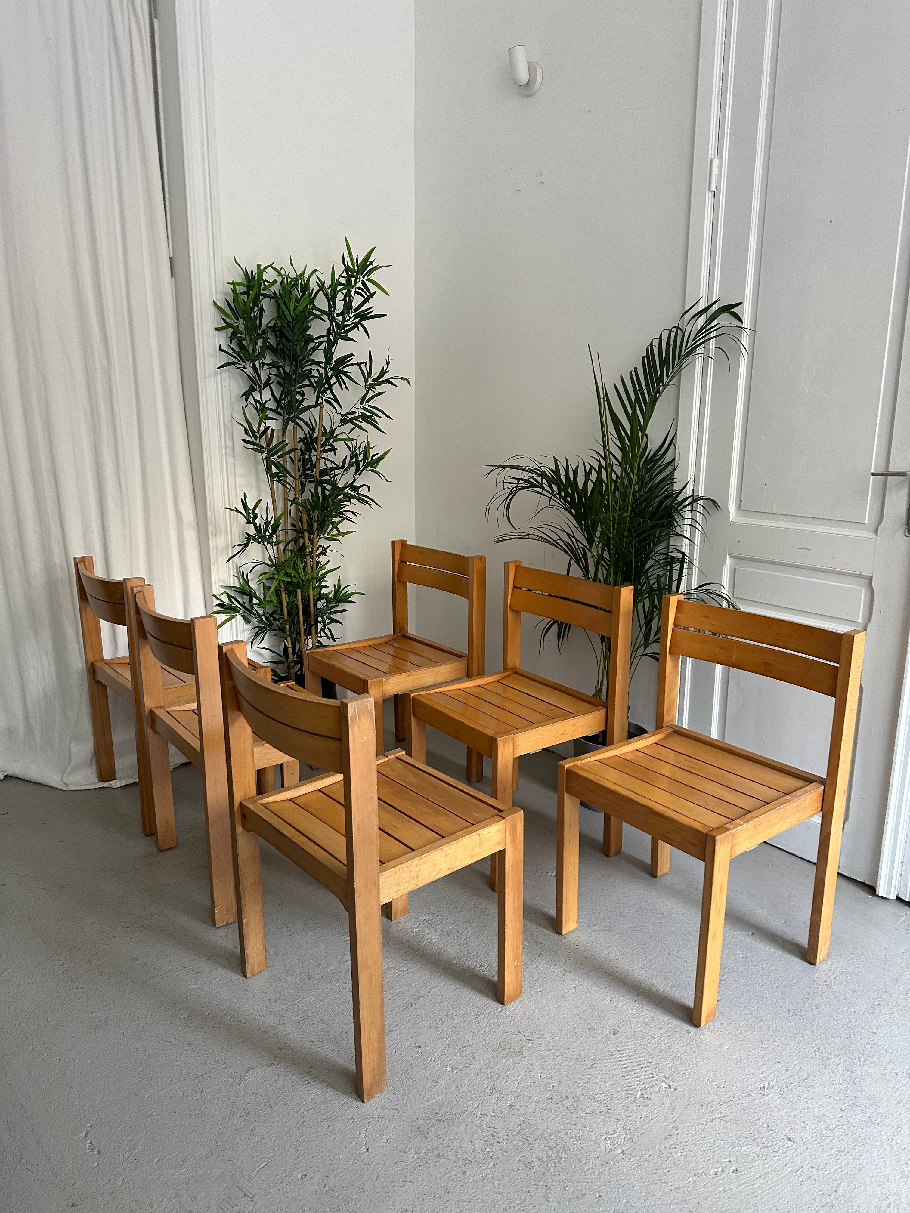 6 chaises en bois