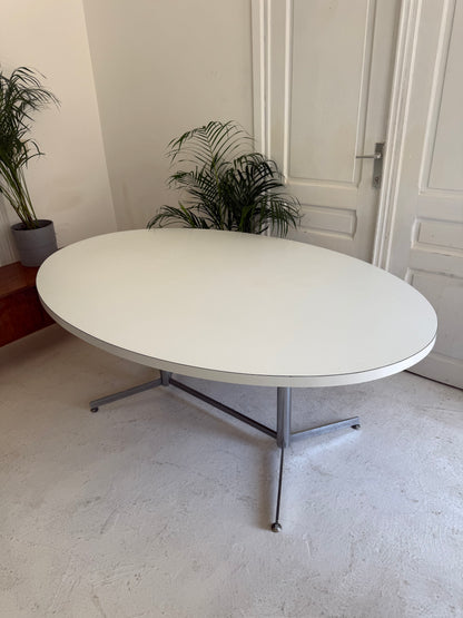 Table ovale design 1970