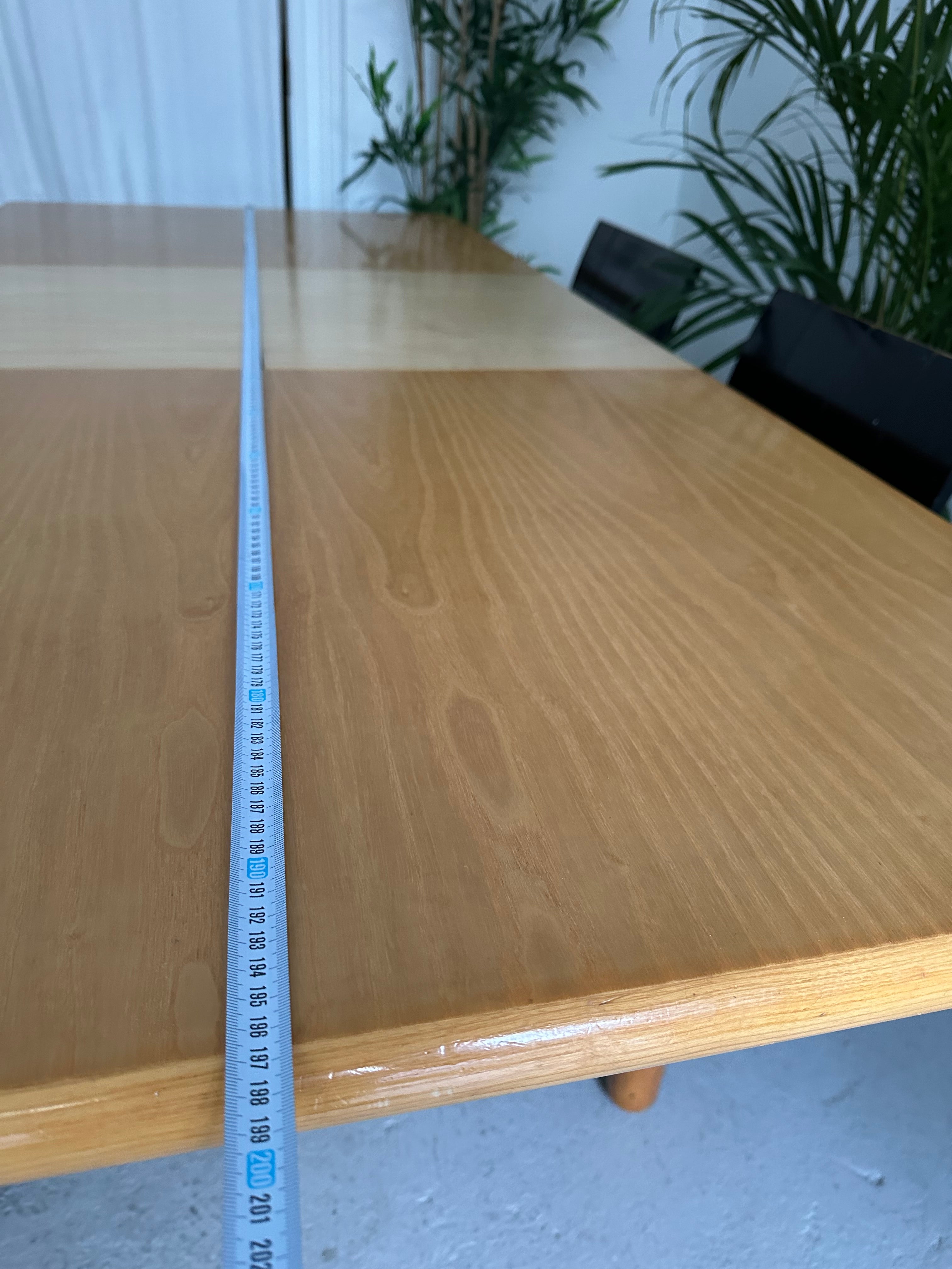 Table en bois massif extensible