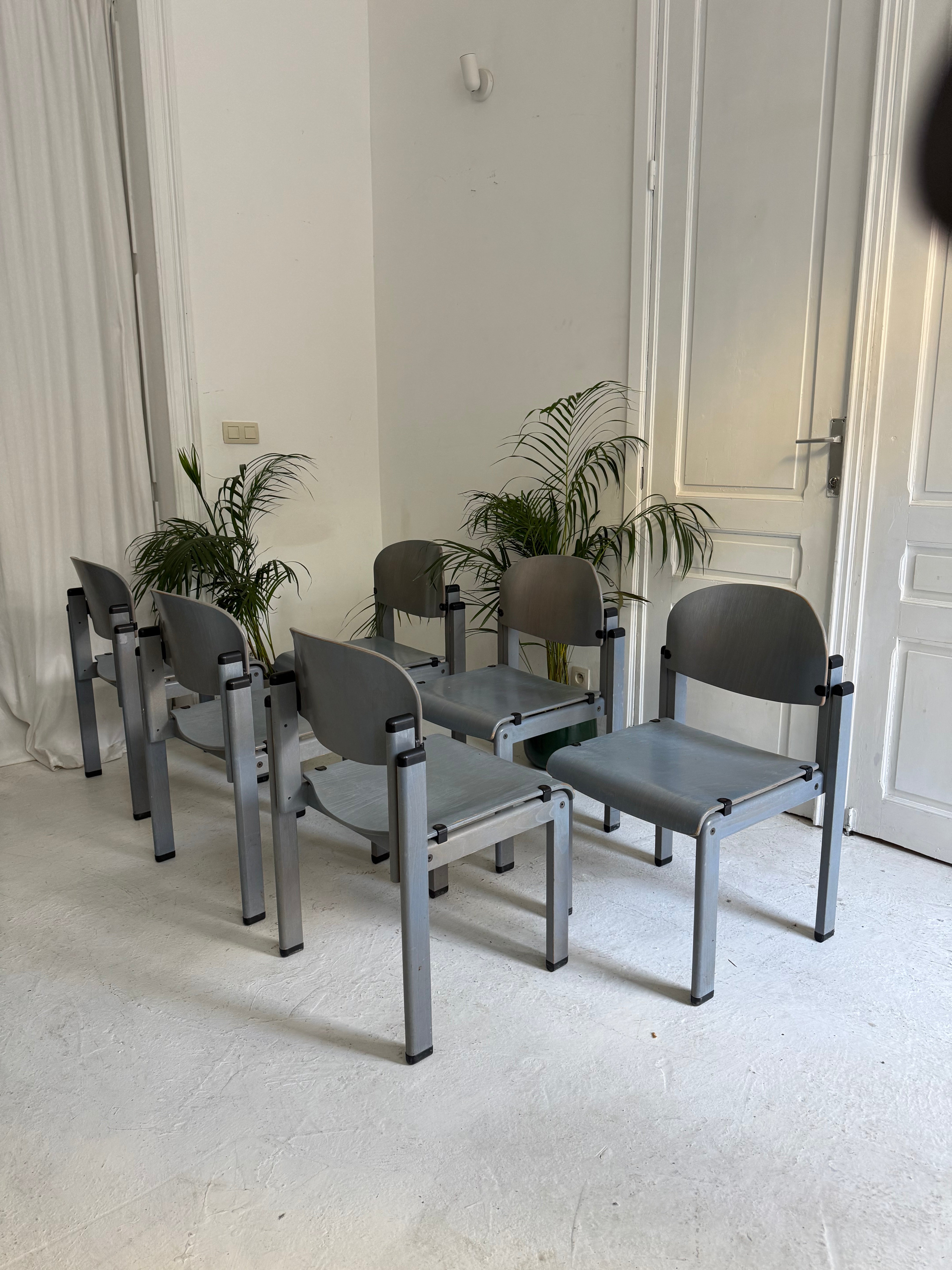 6 chaises en bois vintage