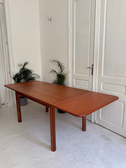 Table extensible en teck massif