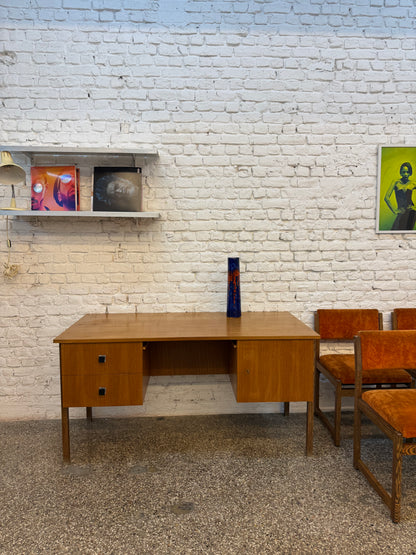 Bureau vintage 1970