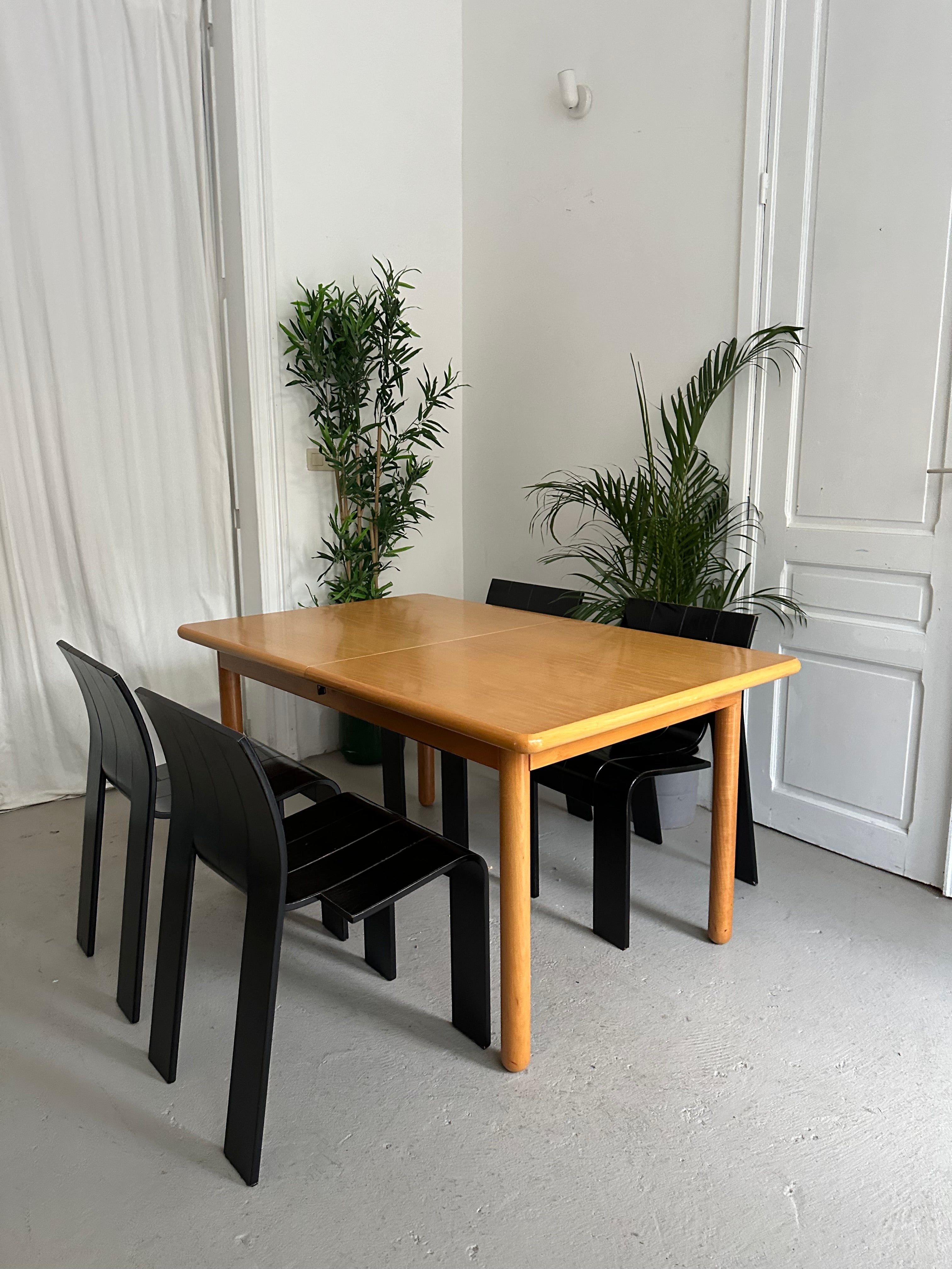 Table en bois massif extensible