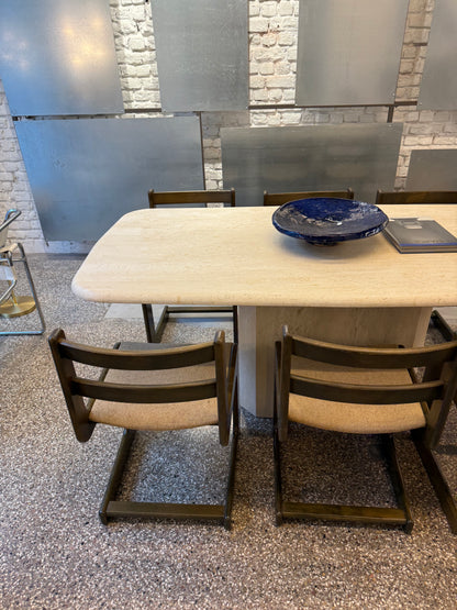 Table rectangulaire en travertin