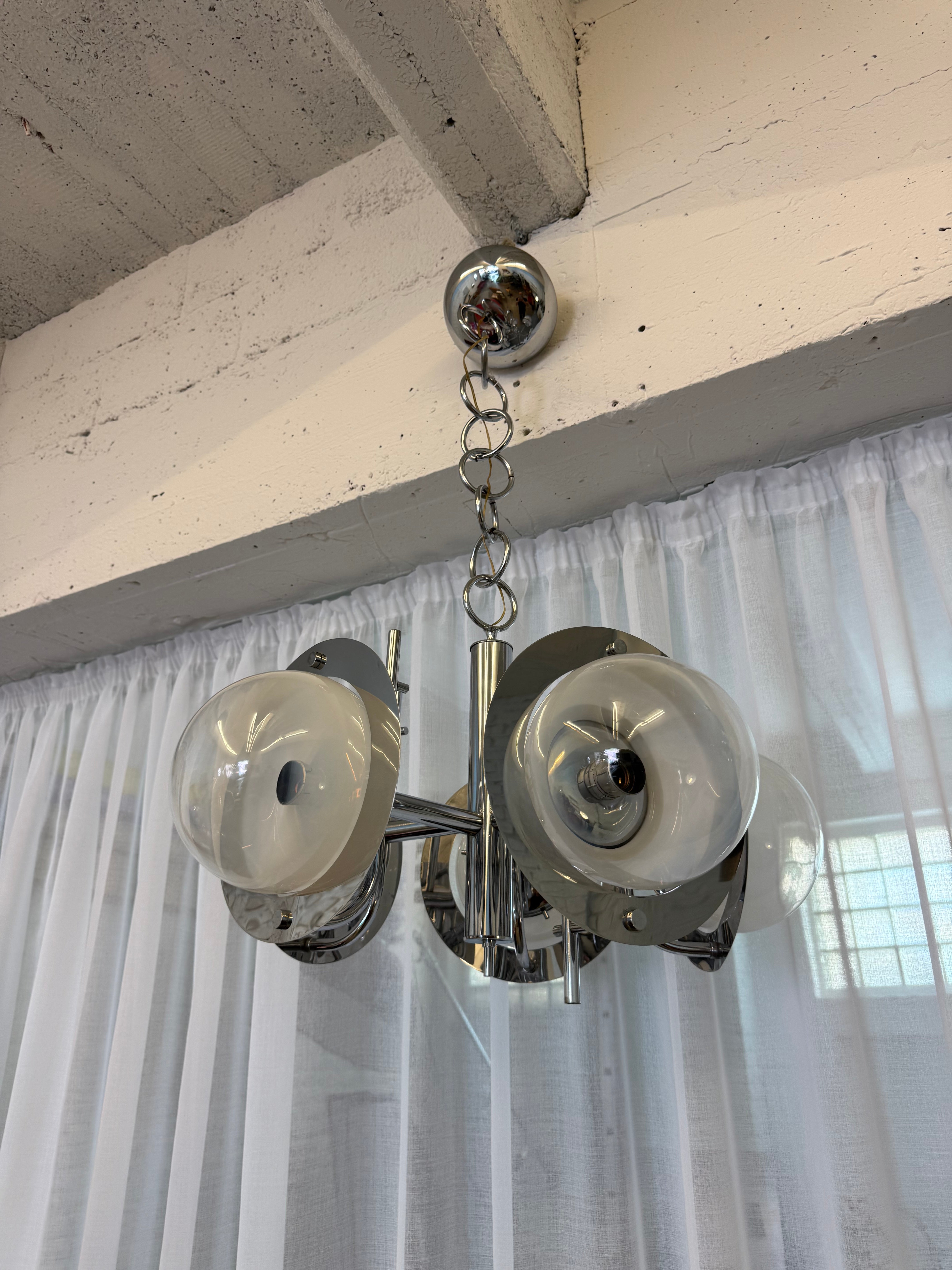 Lampe suspendu en chrome 1970
