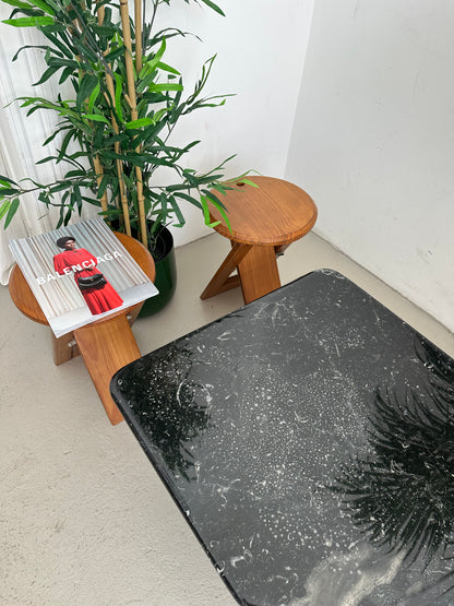 Table d’appoint en marbre noir