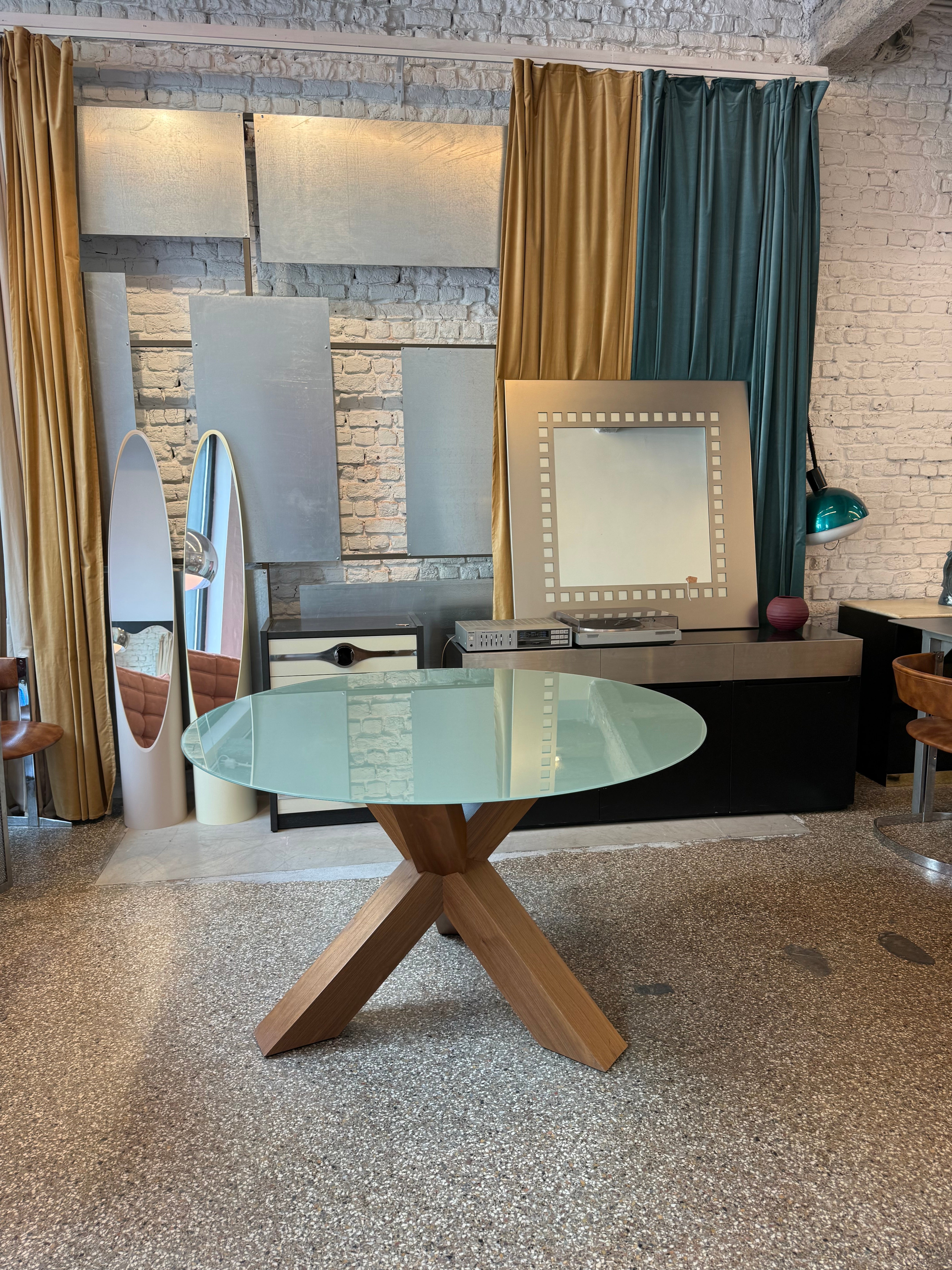 Table scandinave ronde
