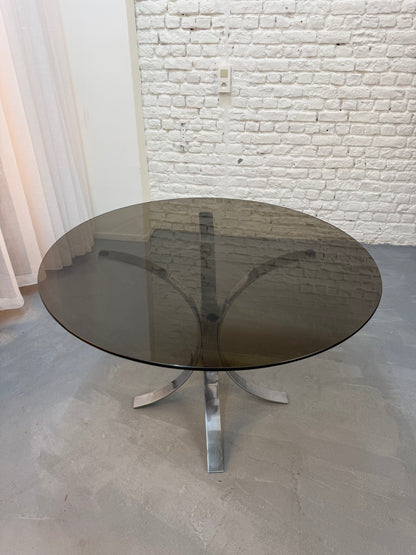 Table ronde en verre fumé et chrome 1970