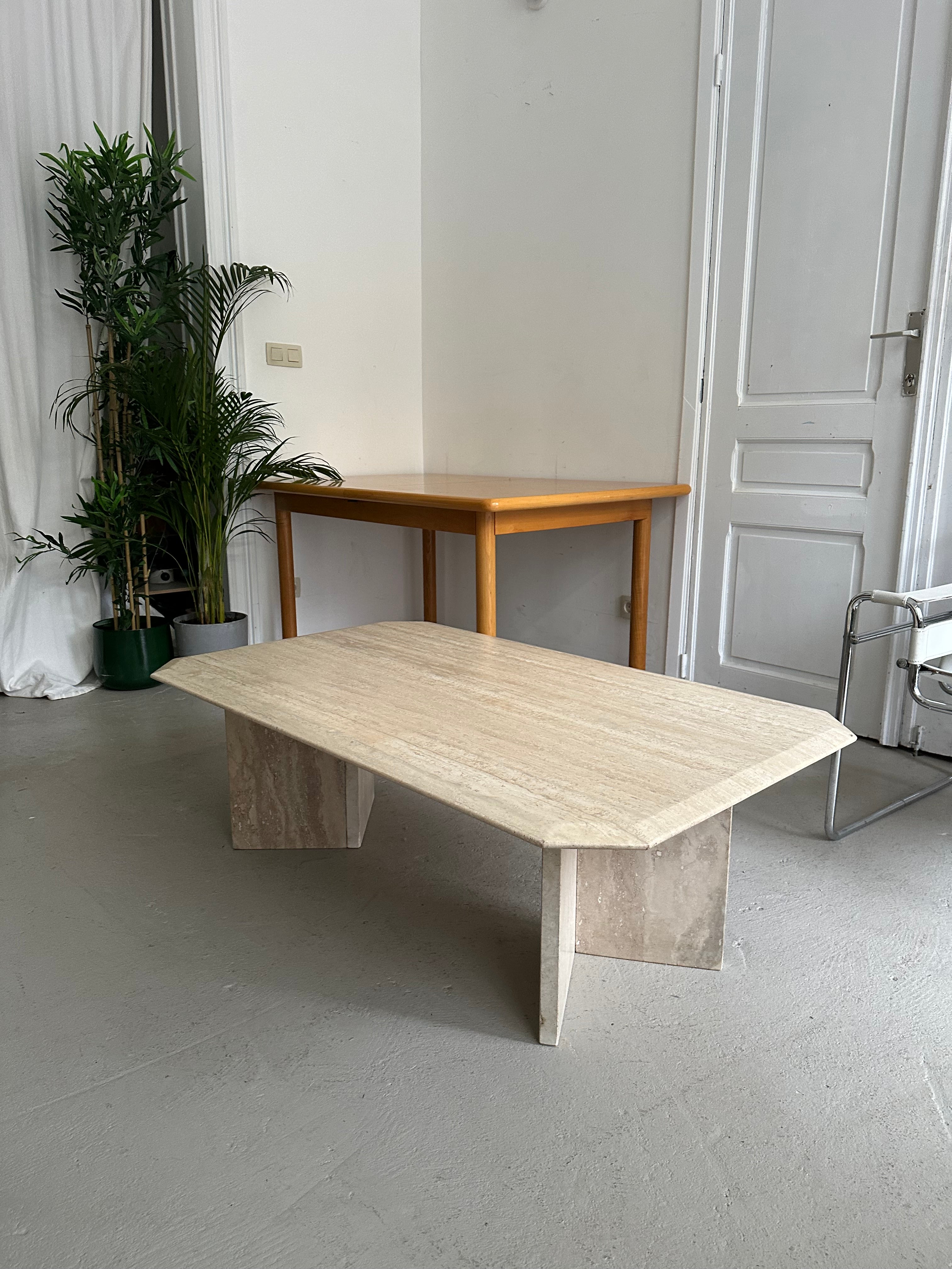 Table basse en travertin