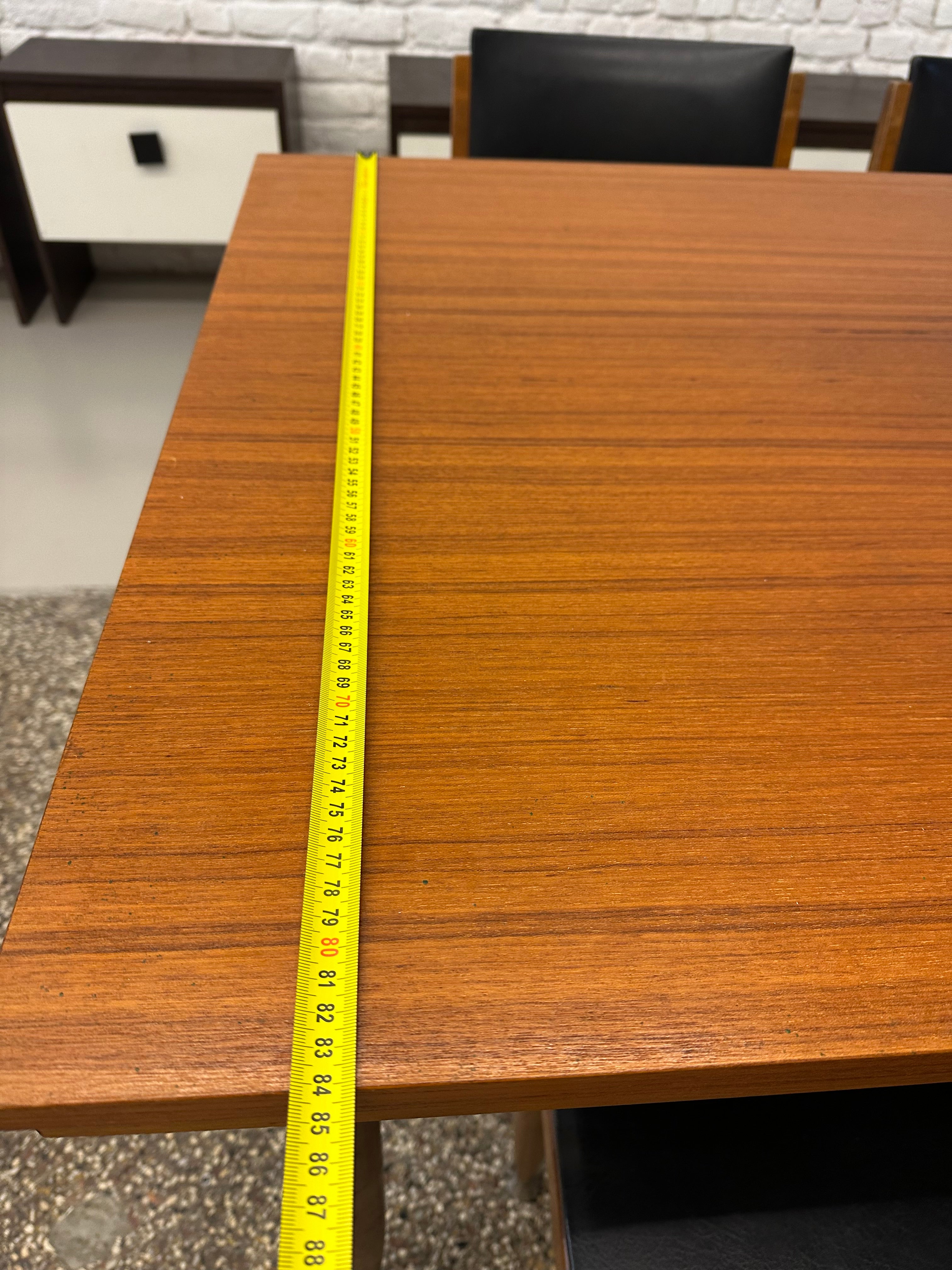 Table scandinave en teck