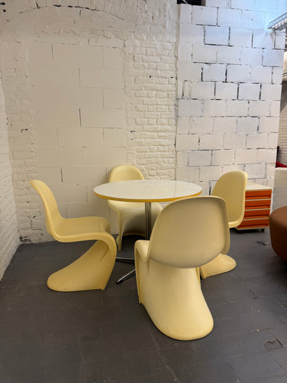 4 chaise design en plastique