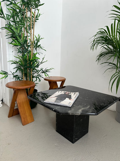 Table d’appoint en marbre noir