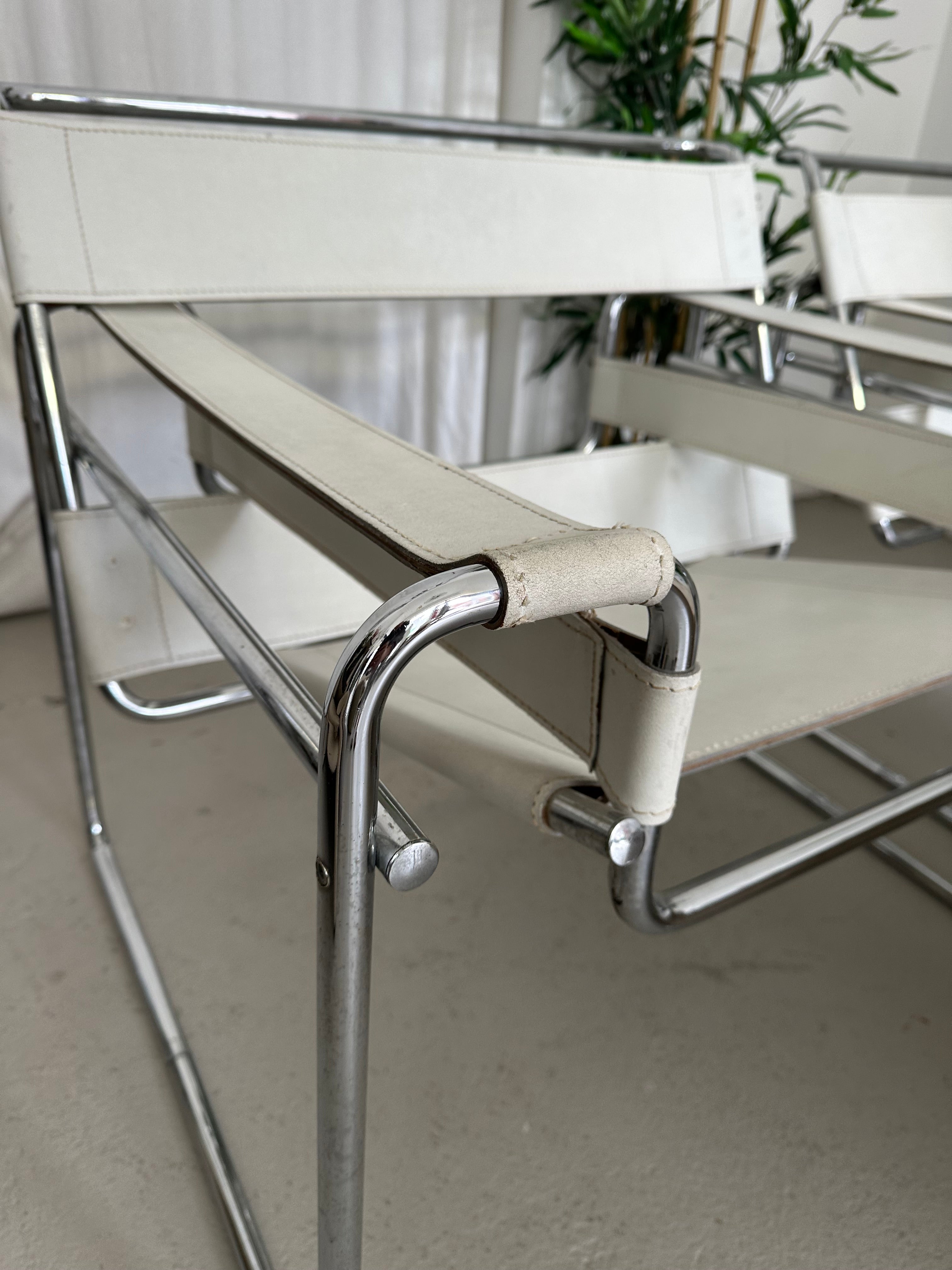 2 chaises d’inspiration Wassily
