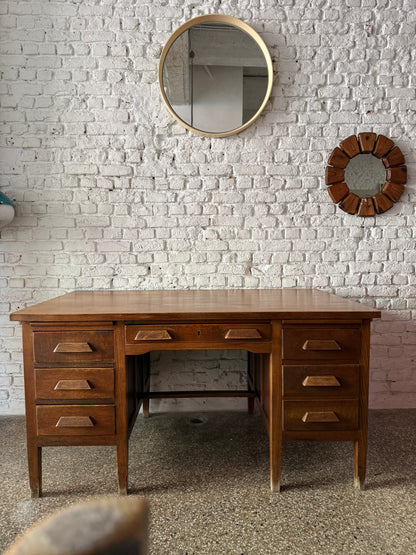 Bureau de 1940 en chêne