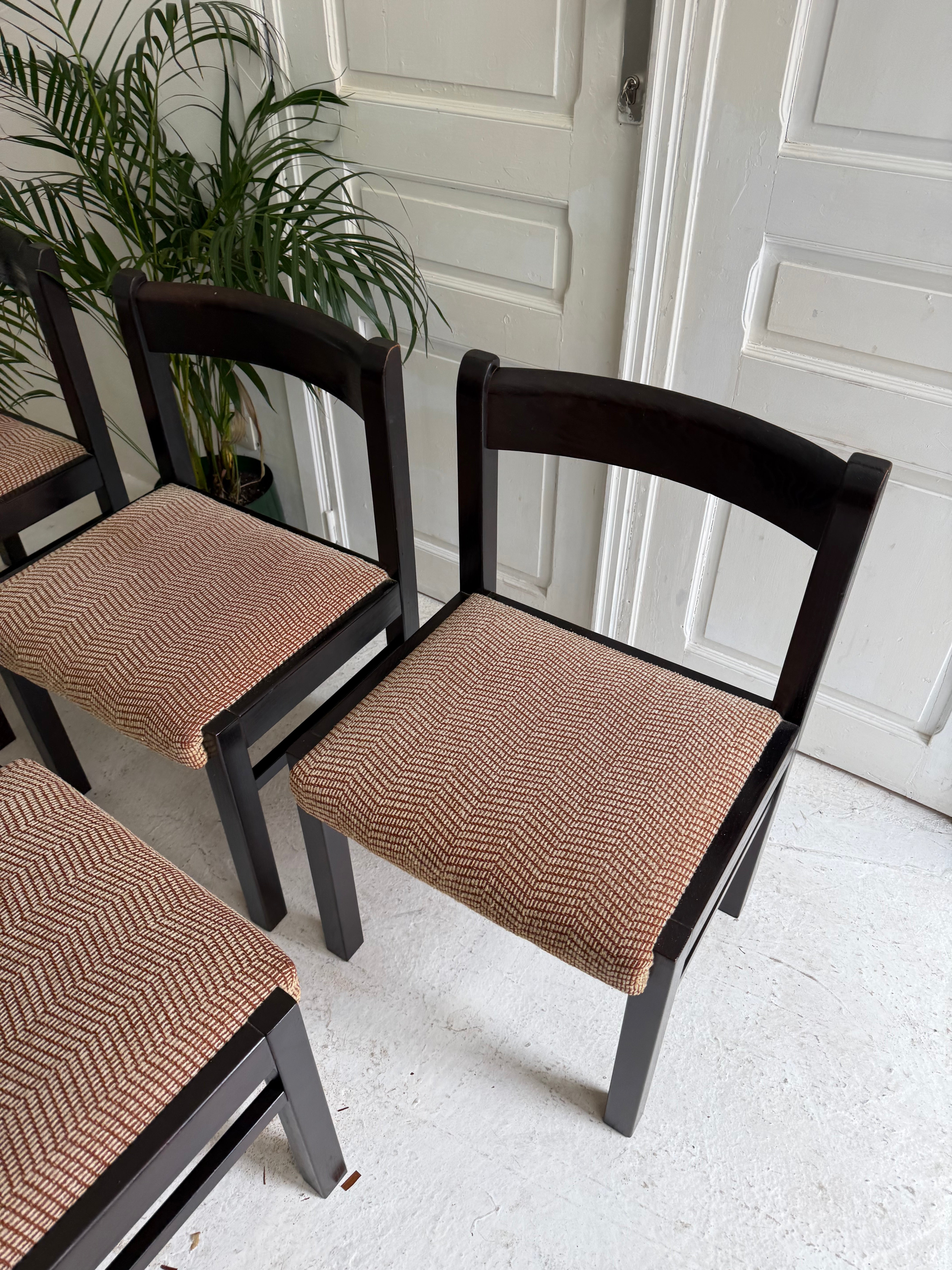 6 chaises vintage en bois massif