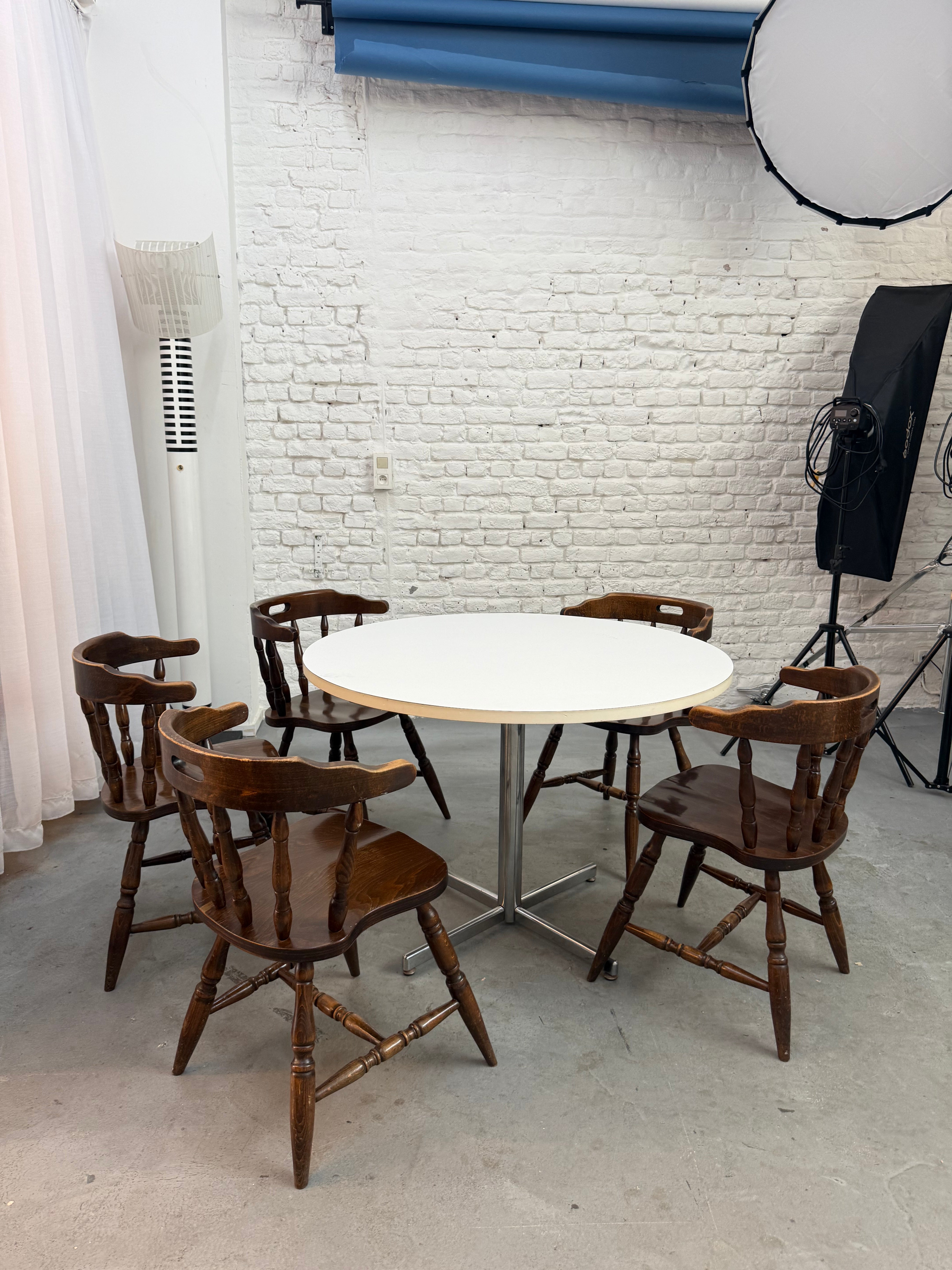 5 chaise de Bristo