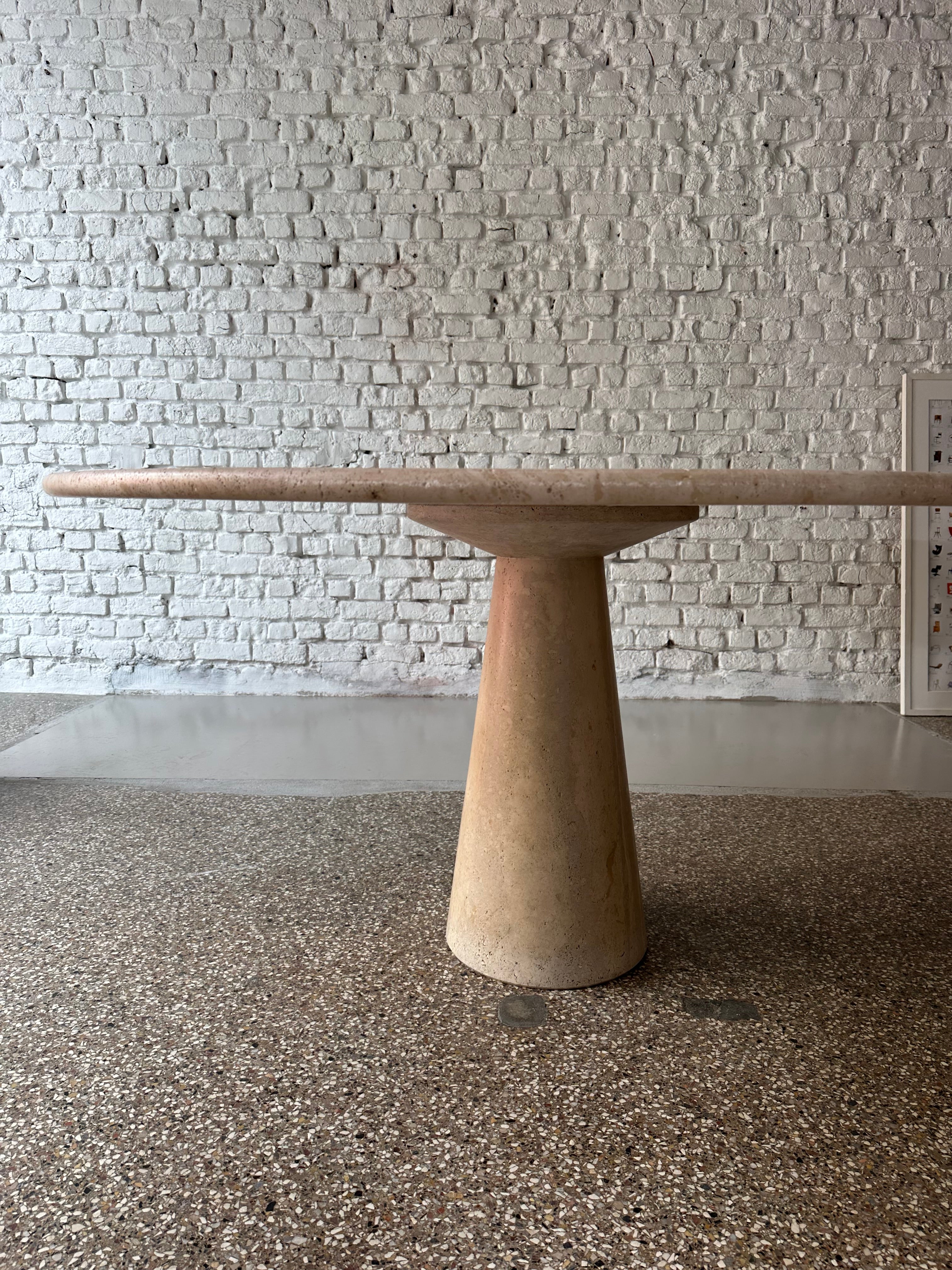 Table en travertin Angelo Mangeriotti