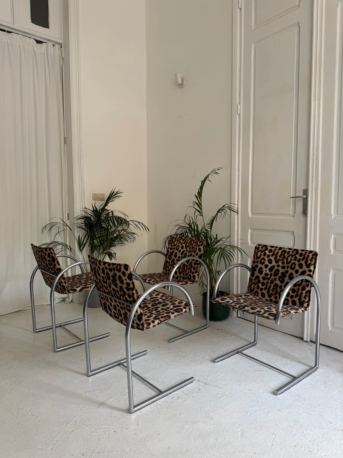 Chaise Metaform Cirkel en léopard