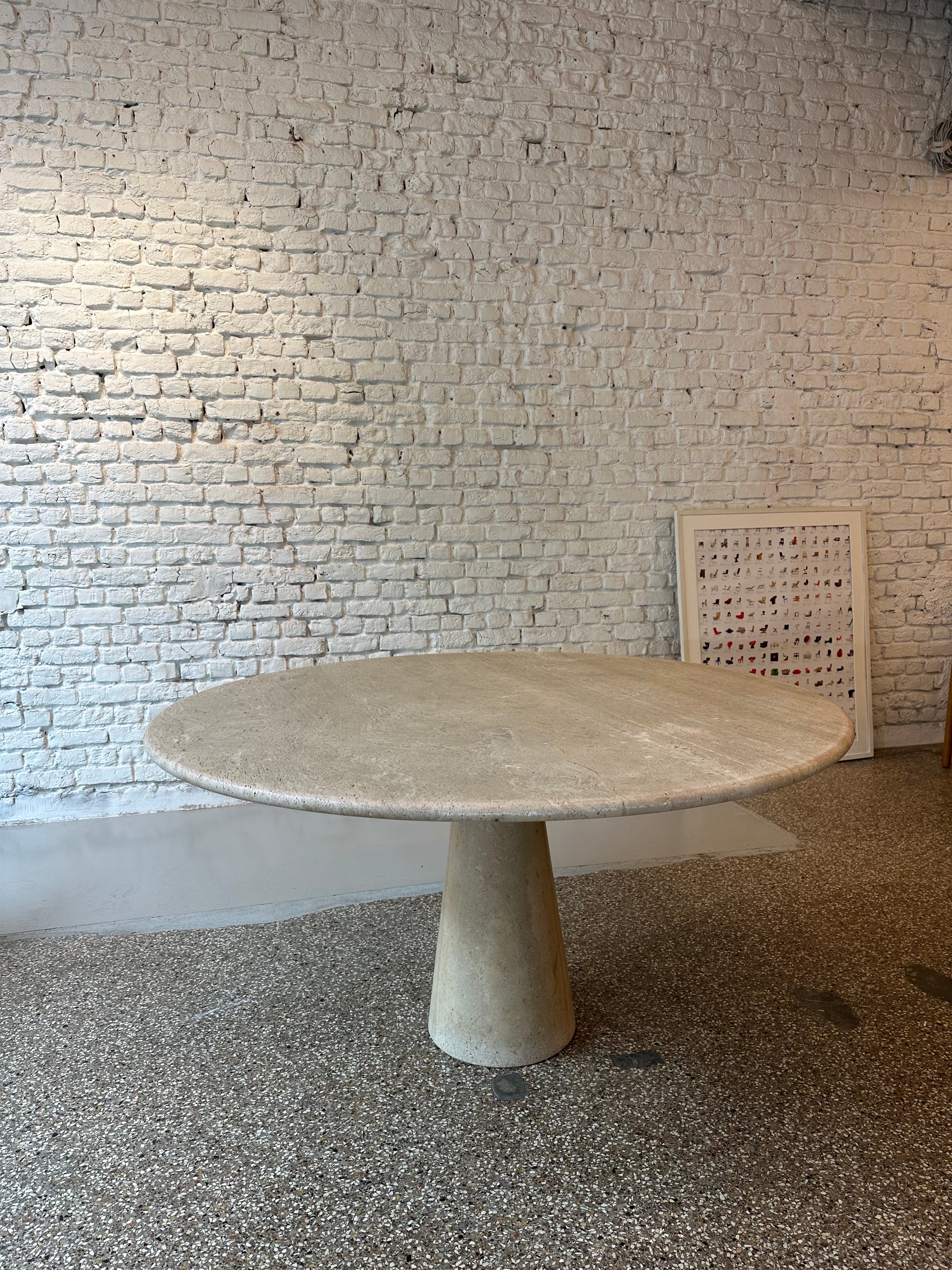 Table en travertin Angelo Mangeriotti