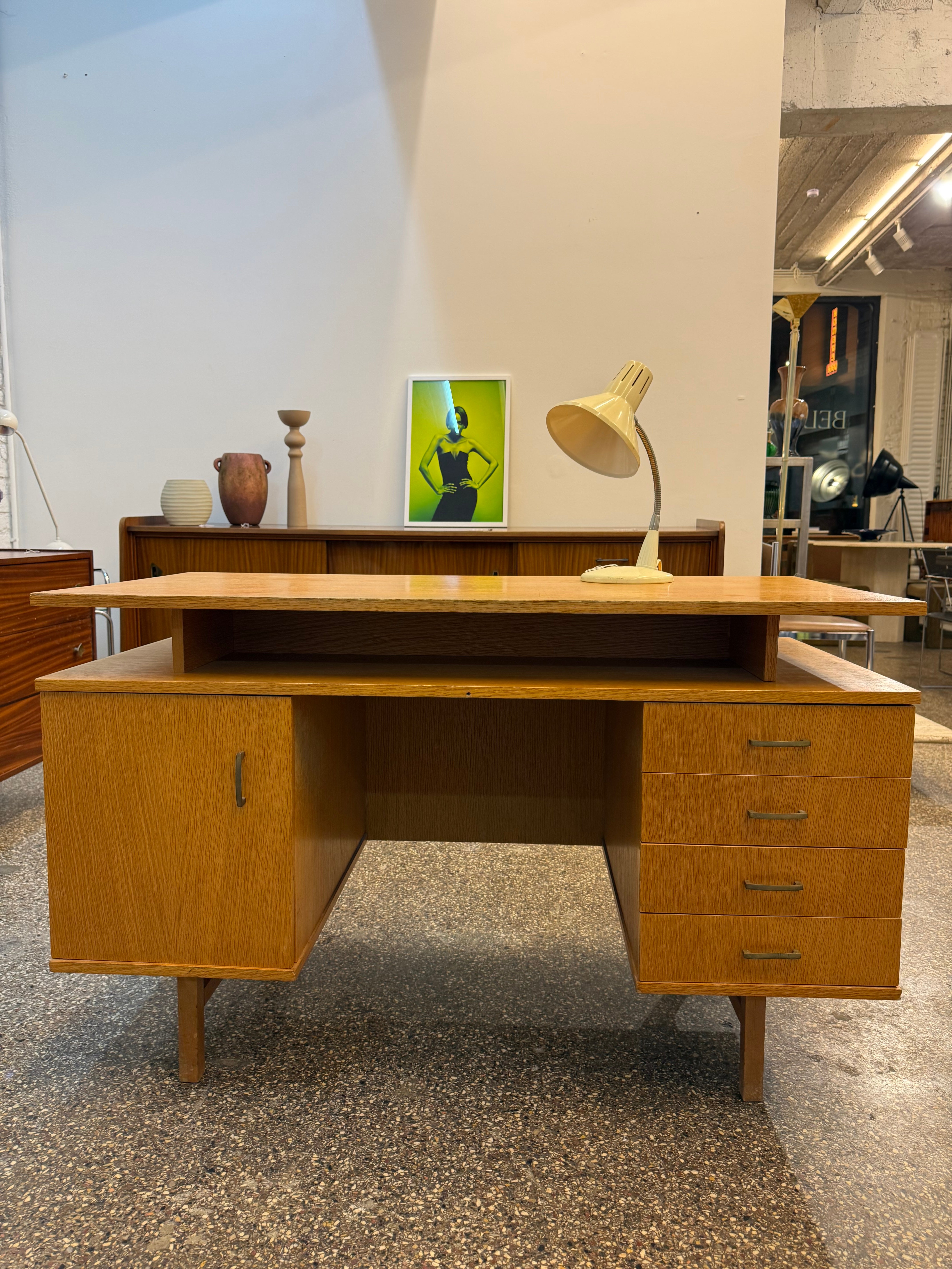 Bureau vintage 1970