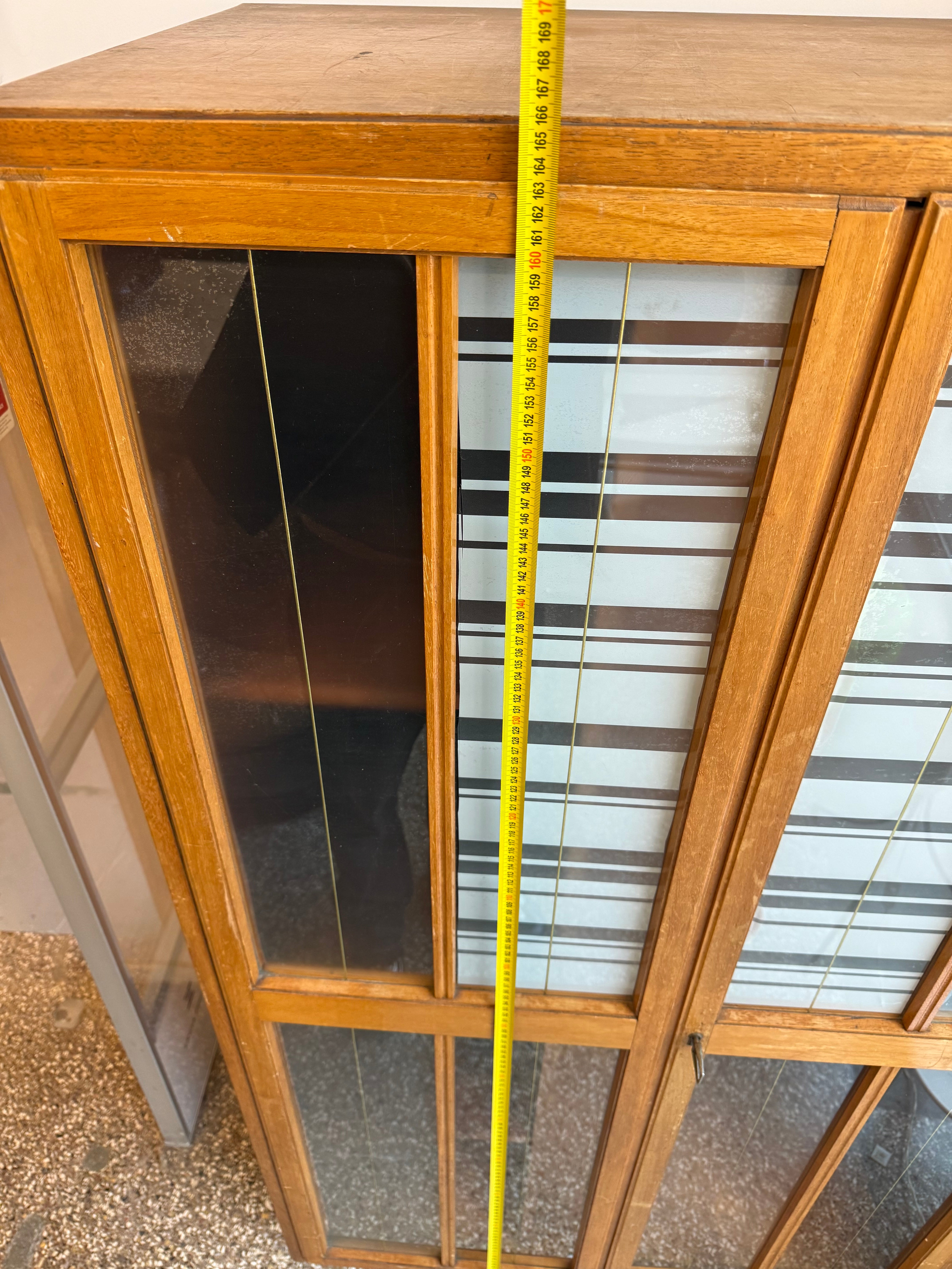 Penderie vintage en bois