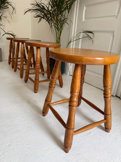 4 tabourets en bois