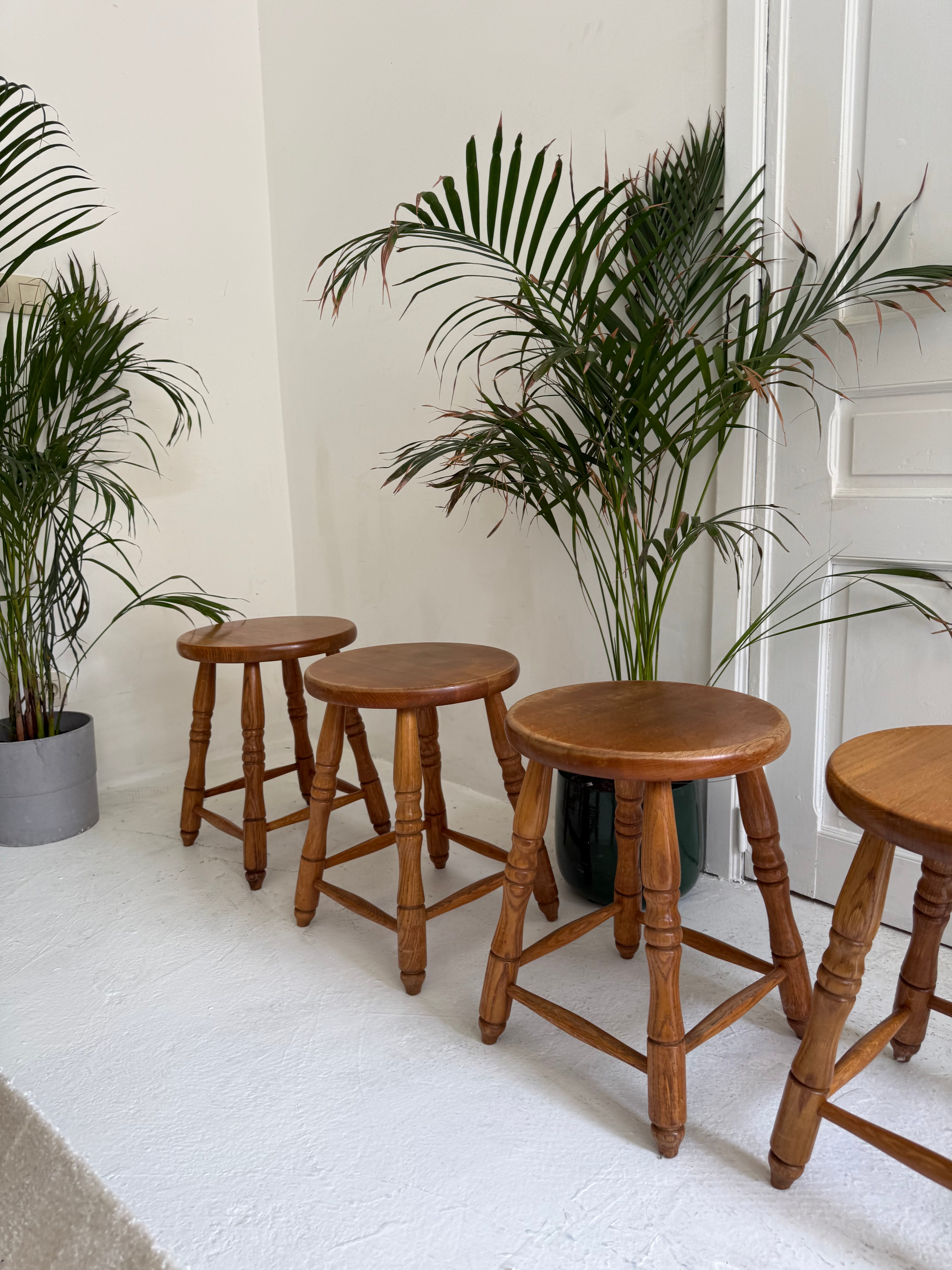 4 tabourets en bois