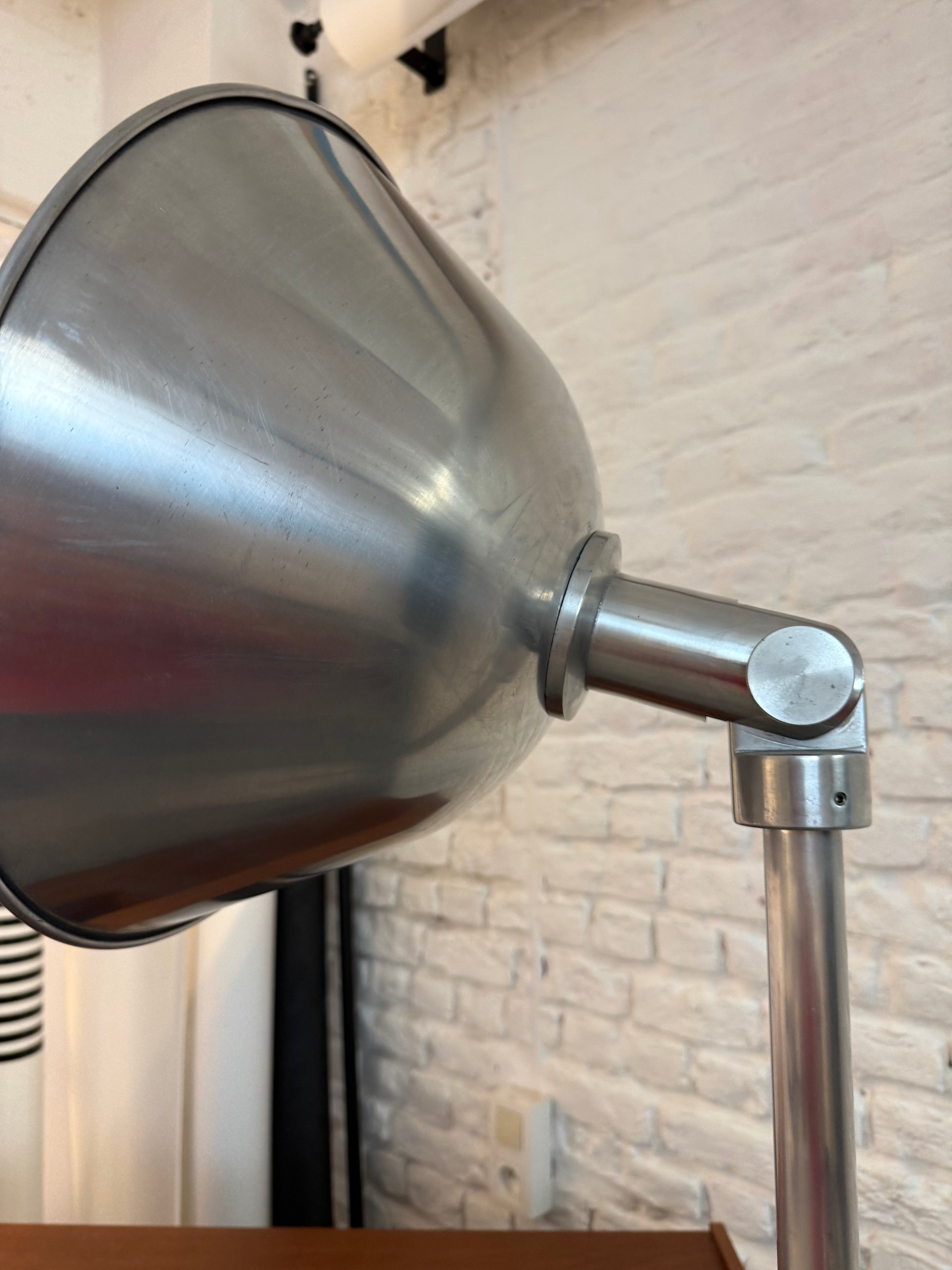 Lampadaire GATCPAC par Josep Torres Clavé