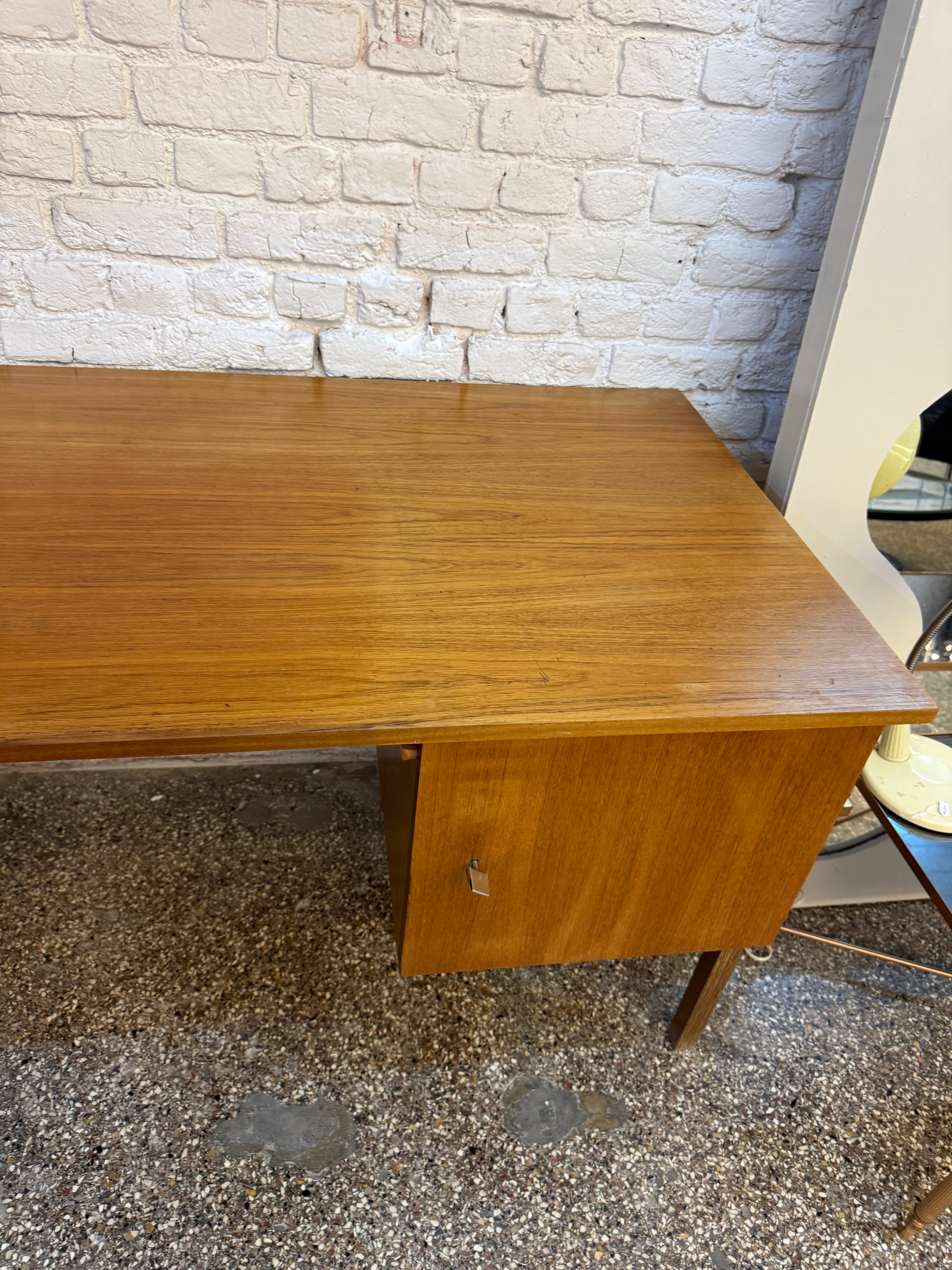 Bureau vintage 1970