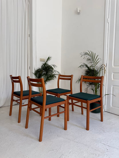 4 chaises Hedem team design en teck