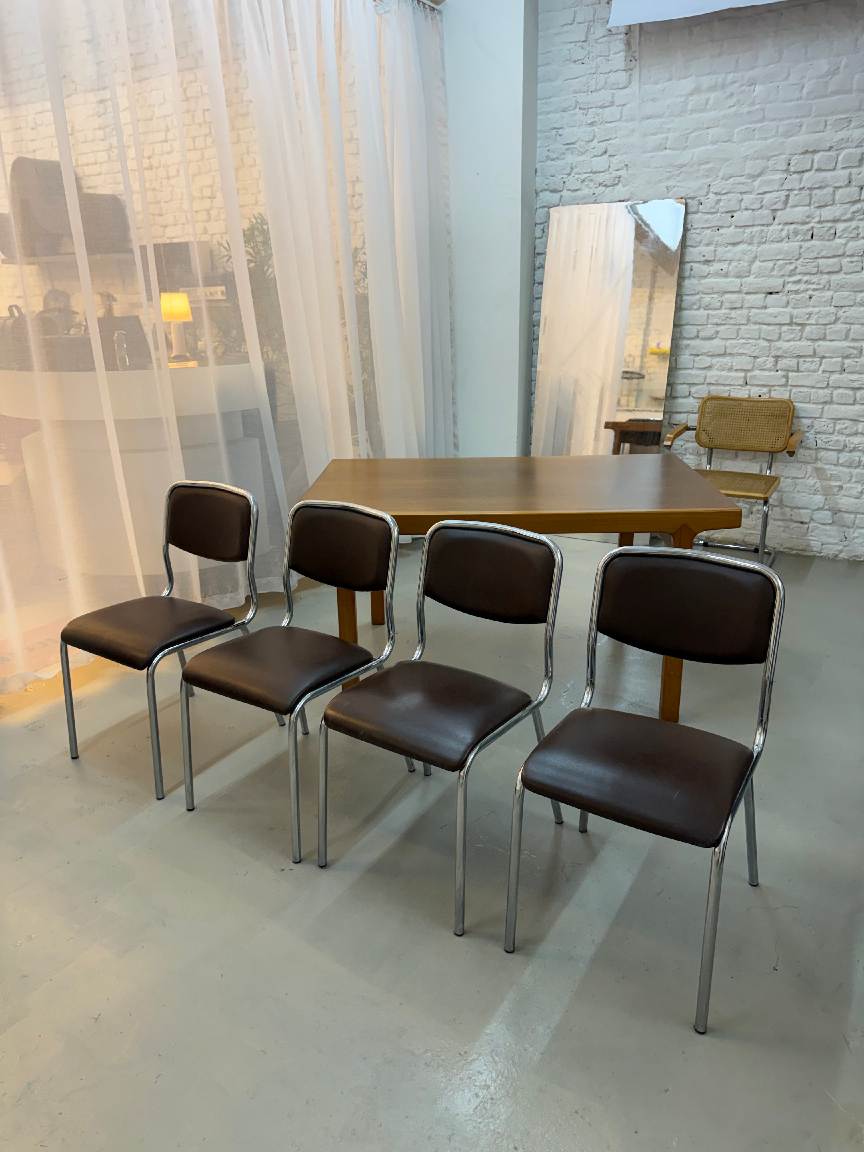 4 chaises vintage 1970