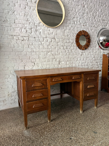 Bureau de 1940 en chêne