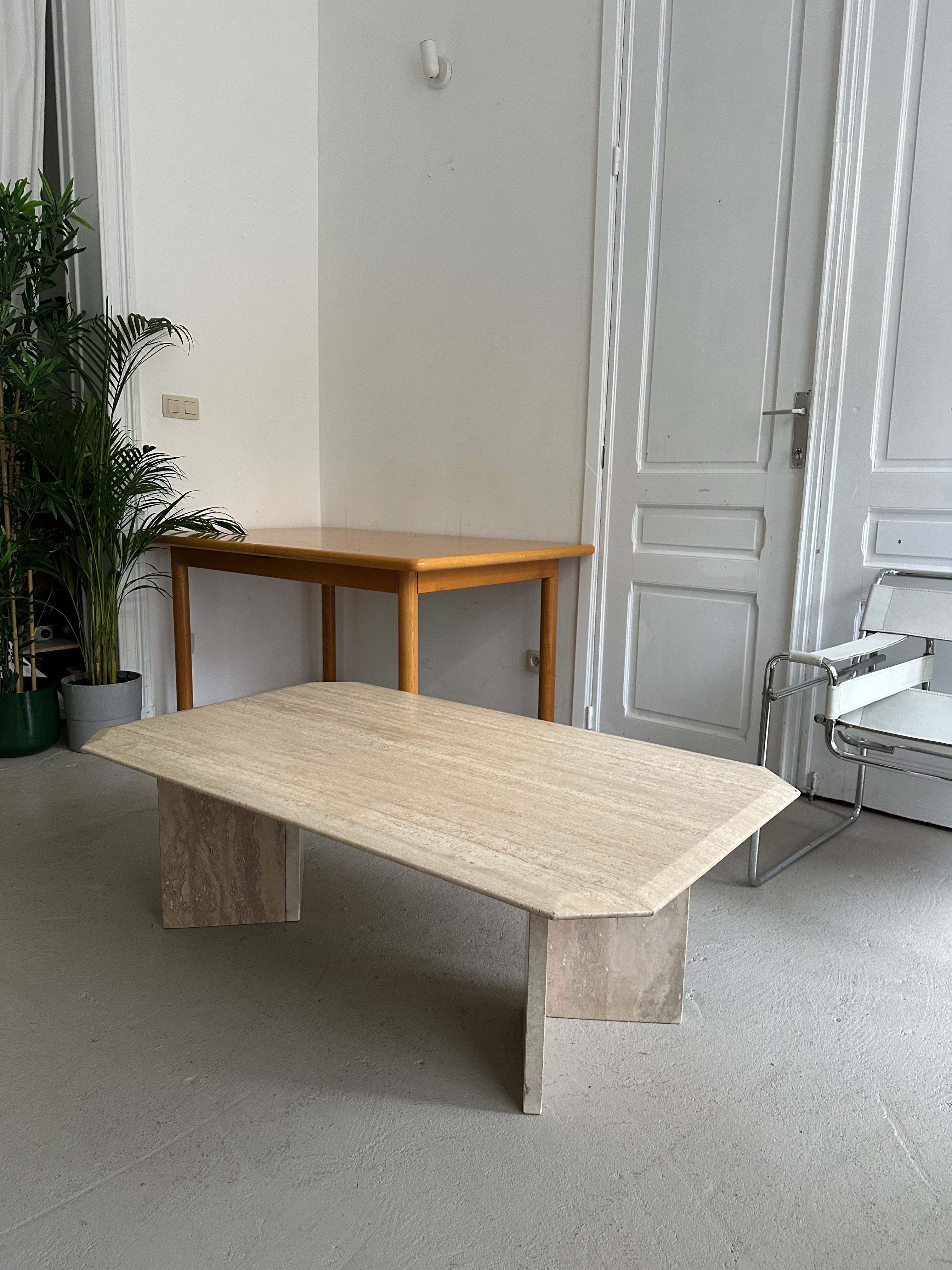 Table basse en travertin