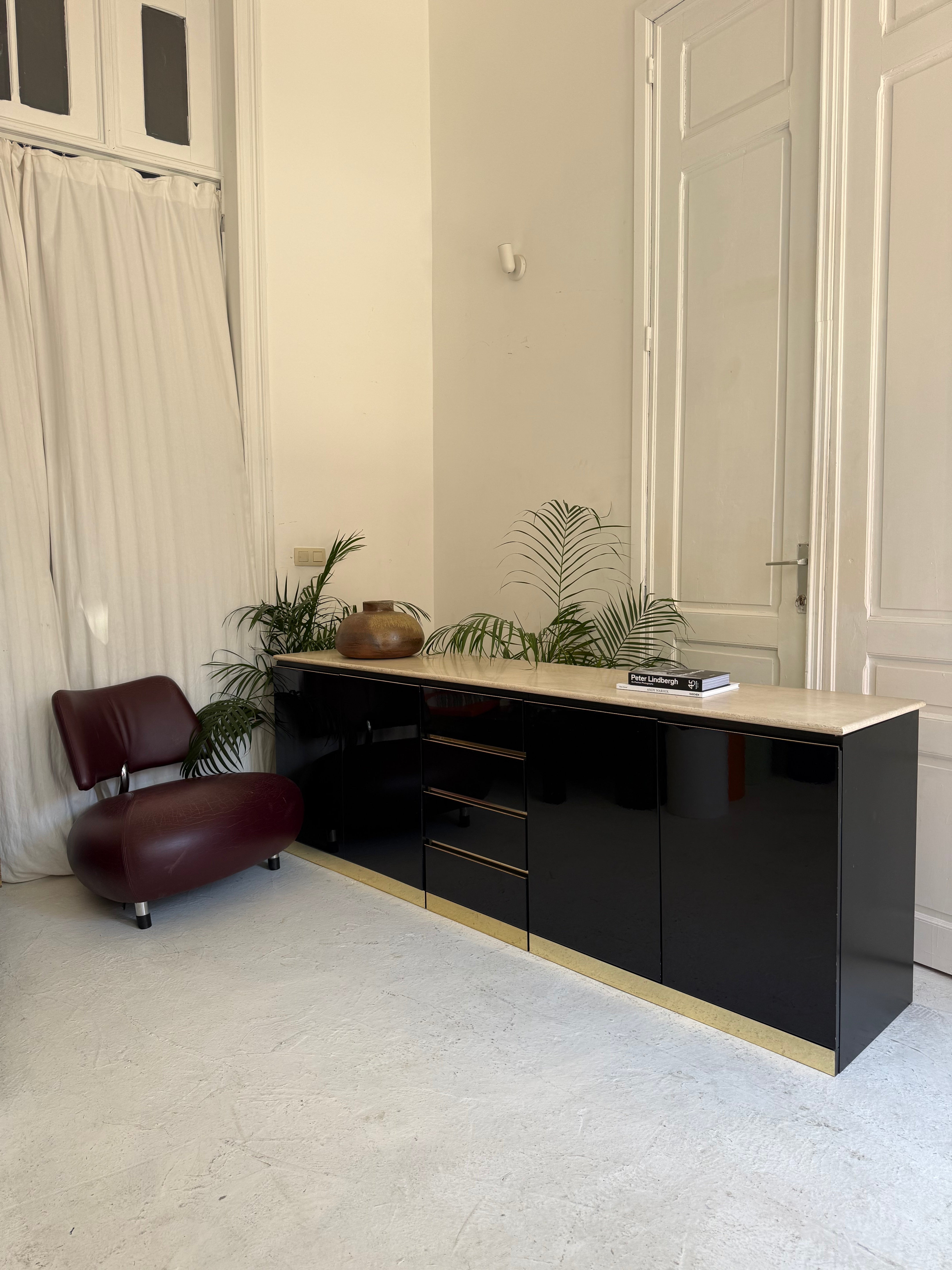 Enfilade vintage en travertin et laiton