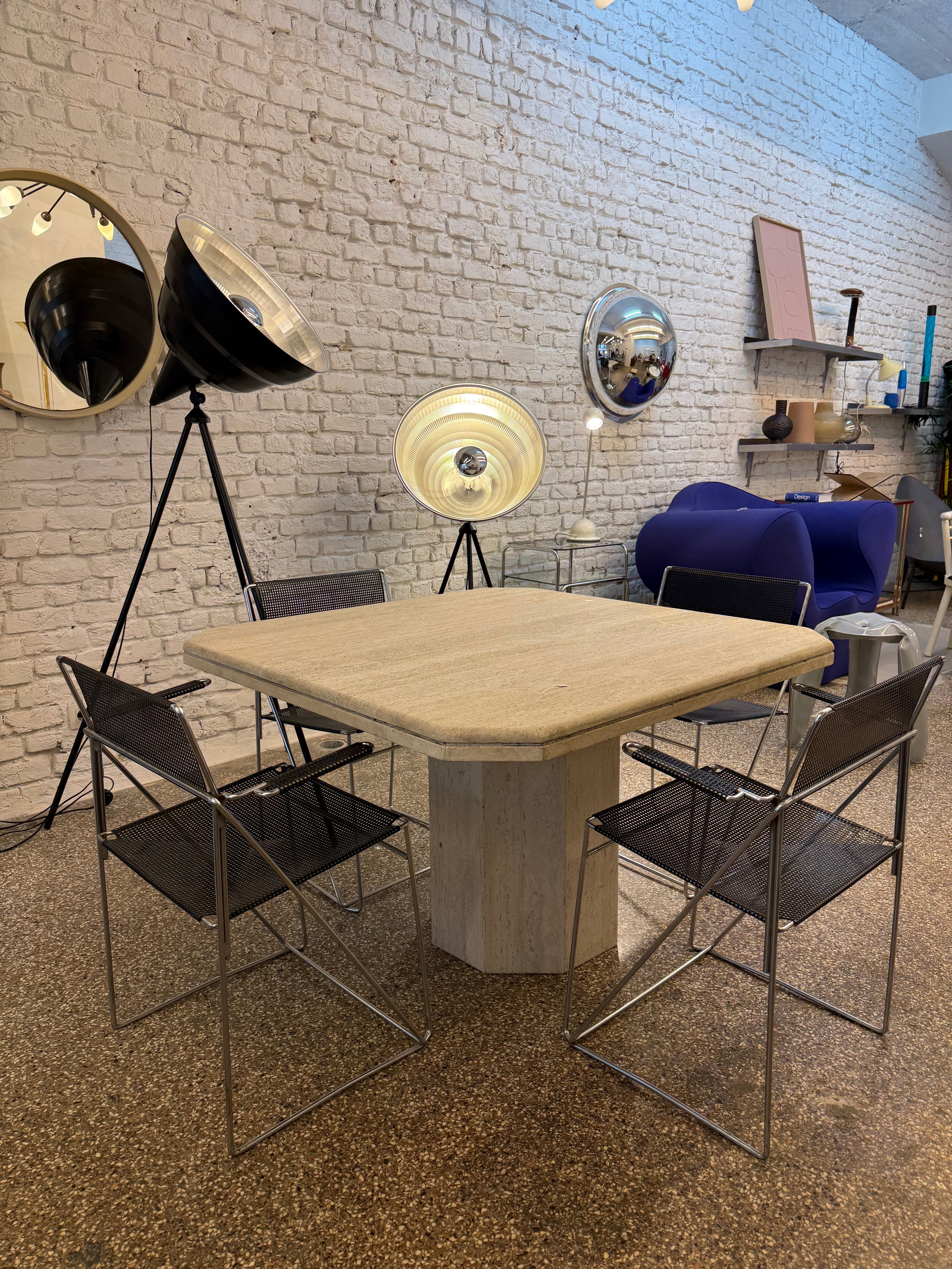 Table carré en travertin vintage