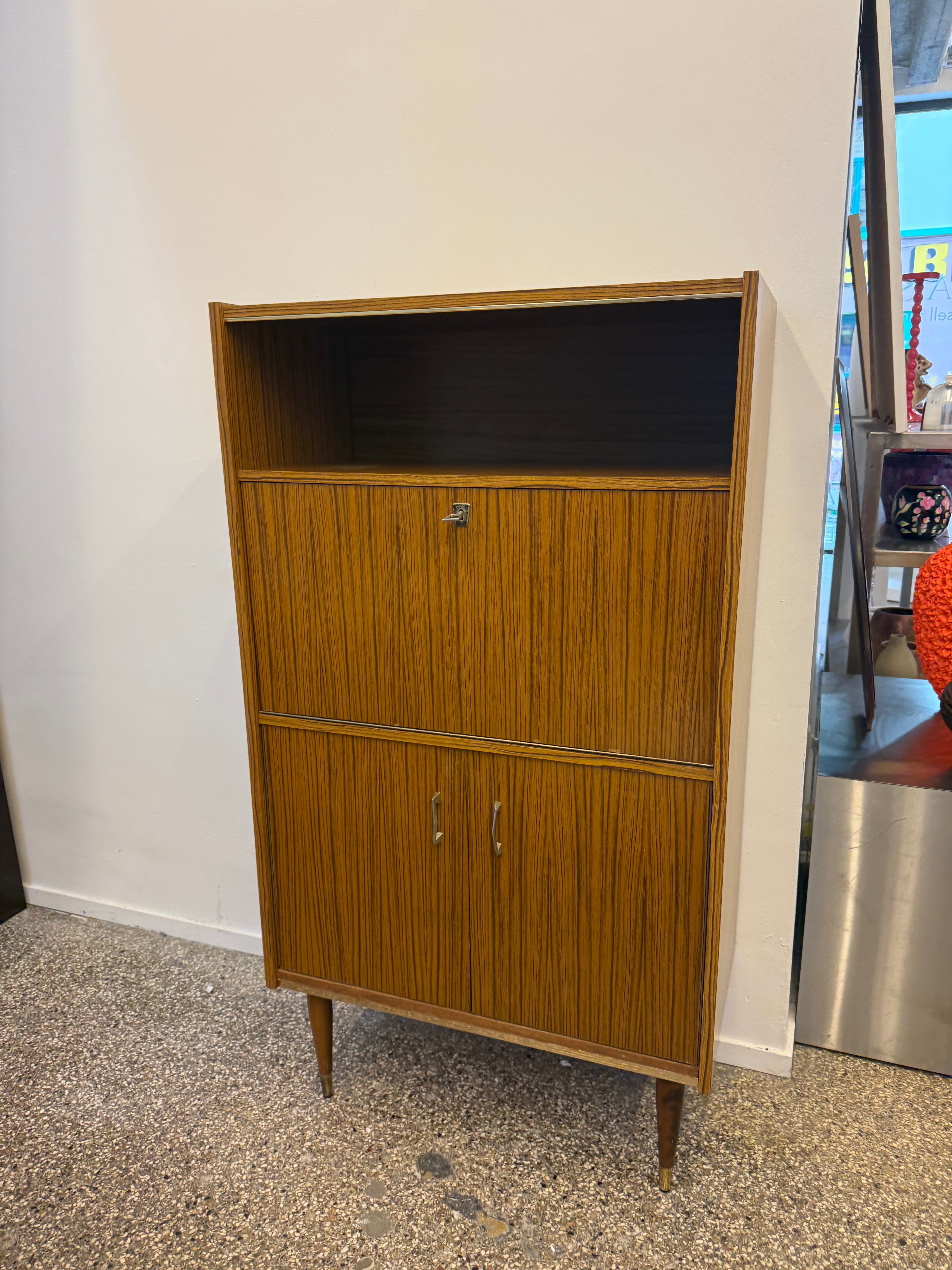 armoir vintage en bois de 1960