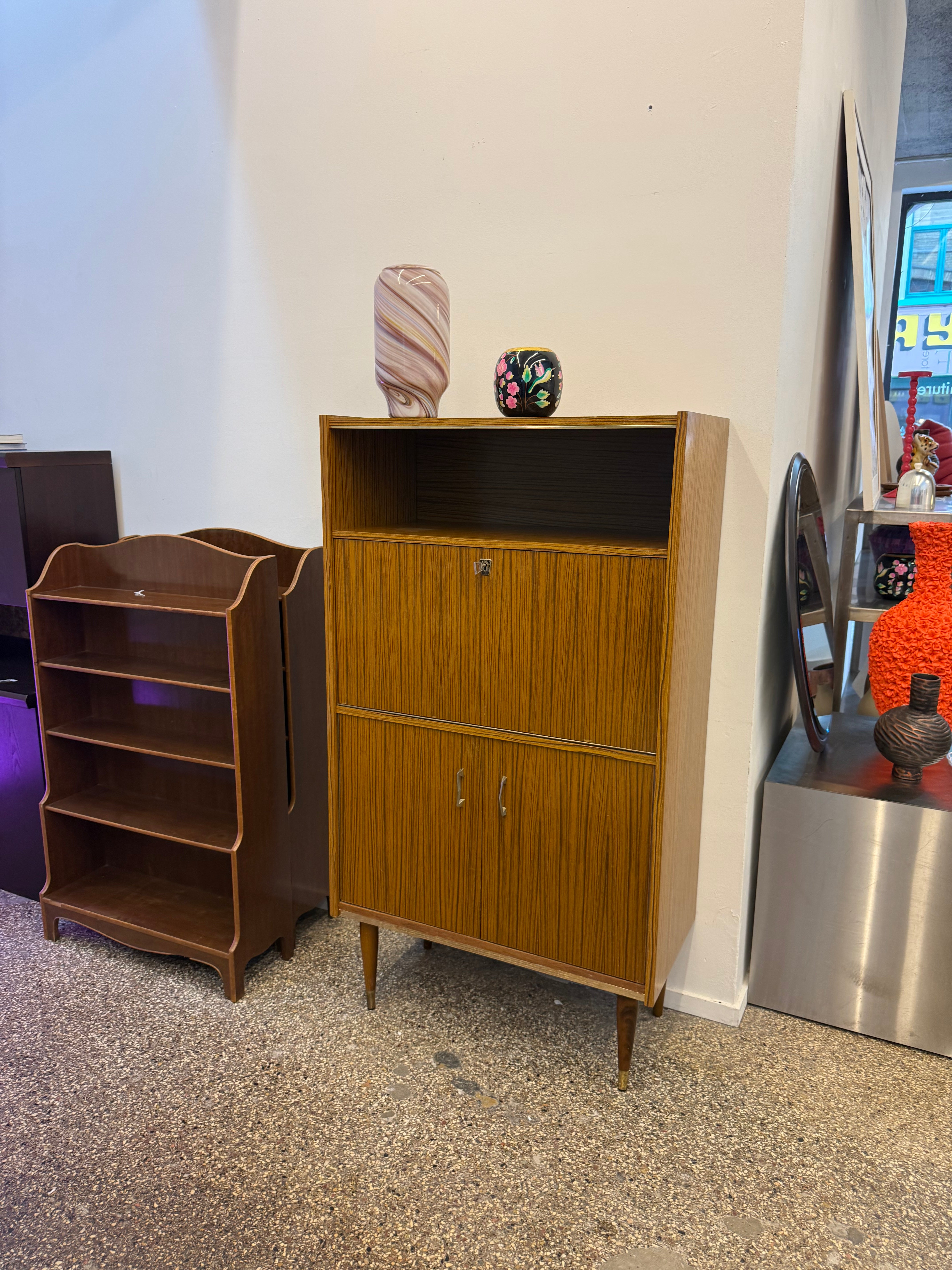 armoir vintage en bois de 1960