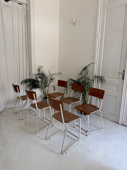 8 chaises vintage en bois