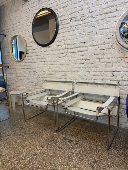 Chaise Wassily vintage blanche