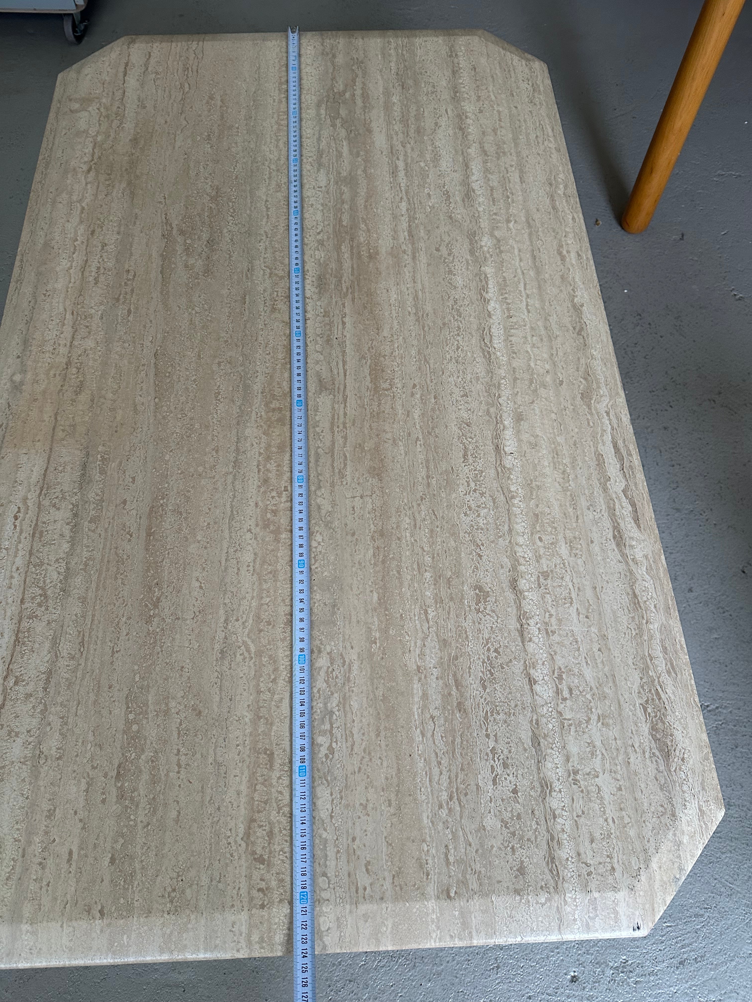 Table basse en travertin