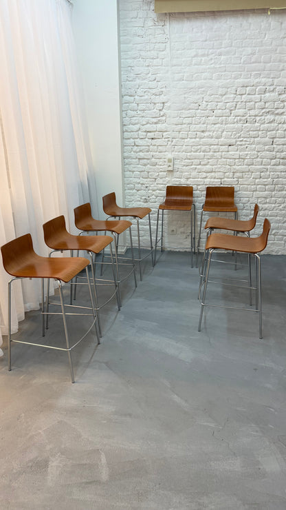 8 tabourets en bois