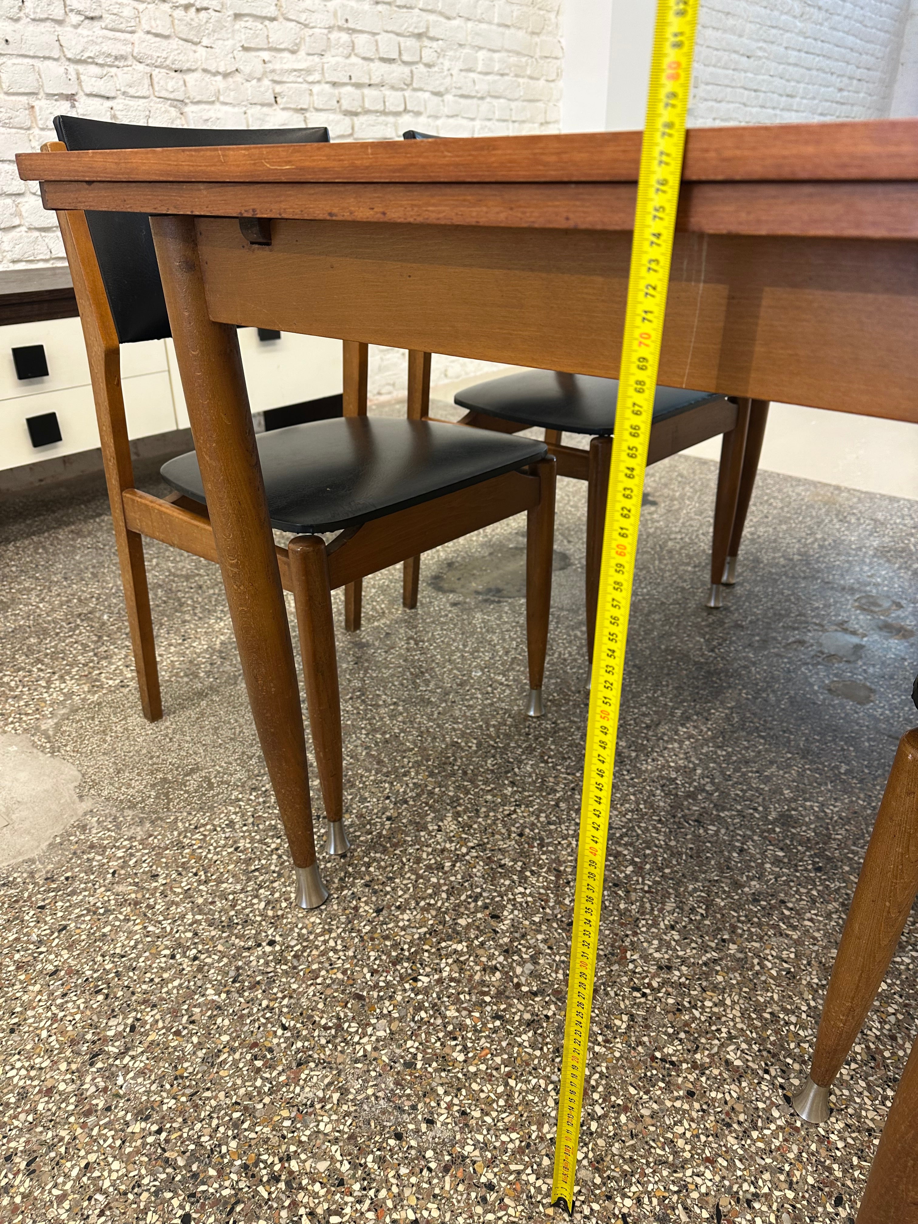 Table scandinave en teck