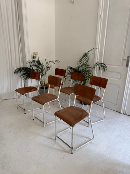 8 chaises vintage en bois