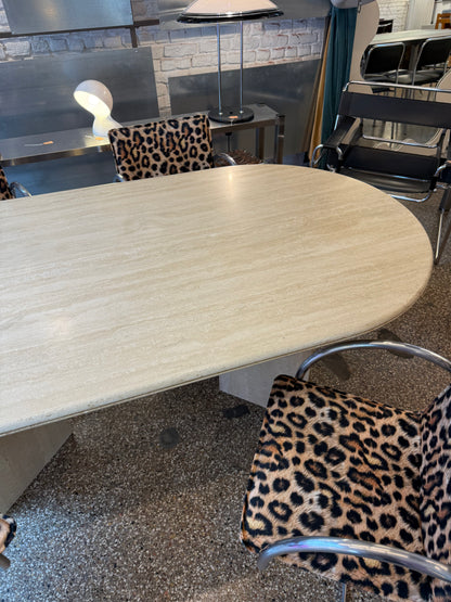 Table en travertin ovale