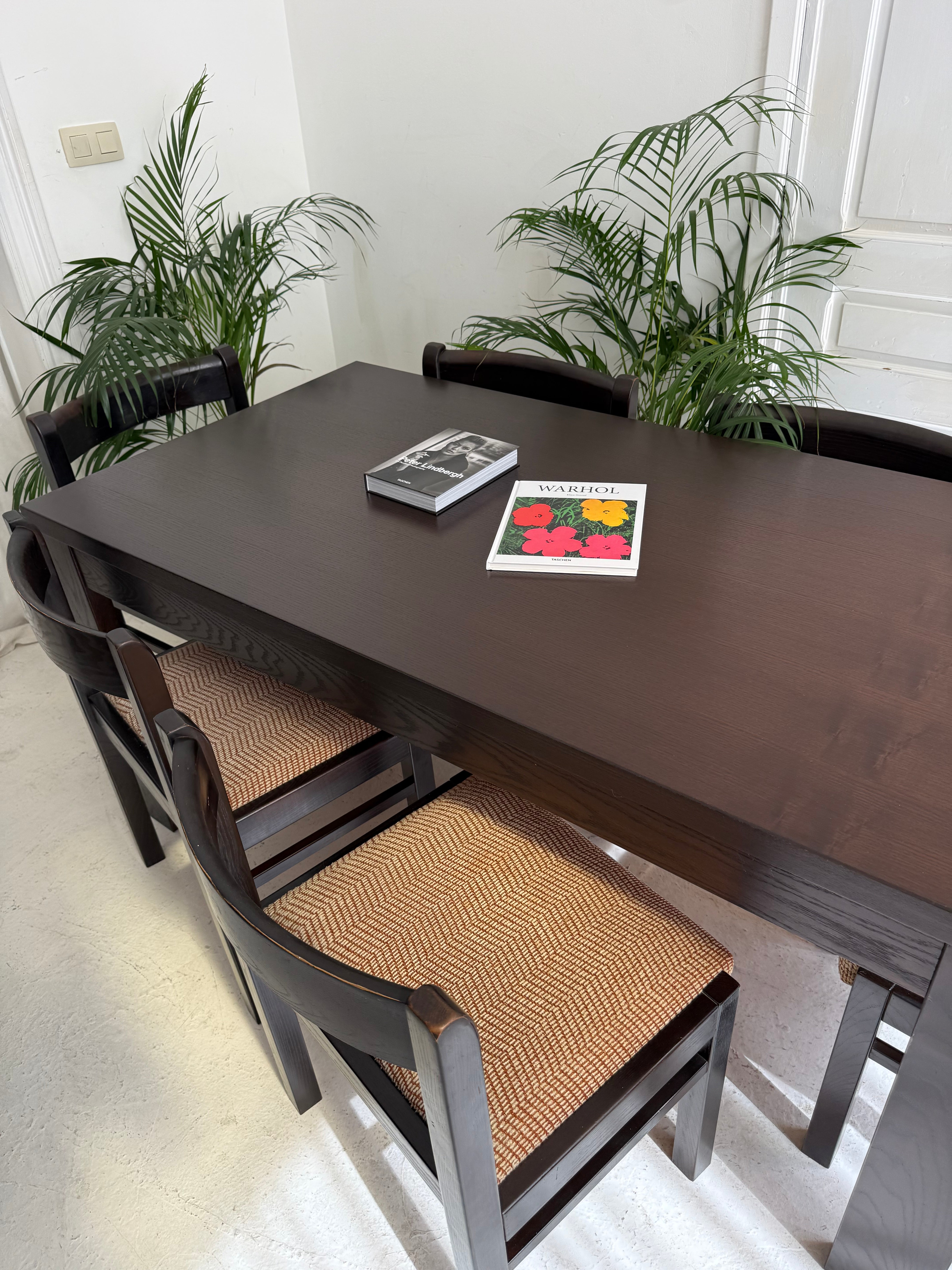Table + 6 chaises vintage marron foncé