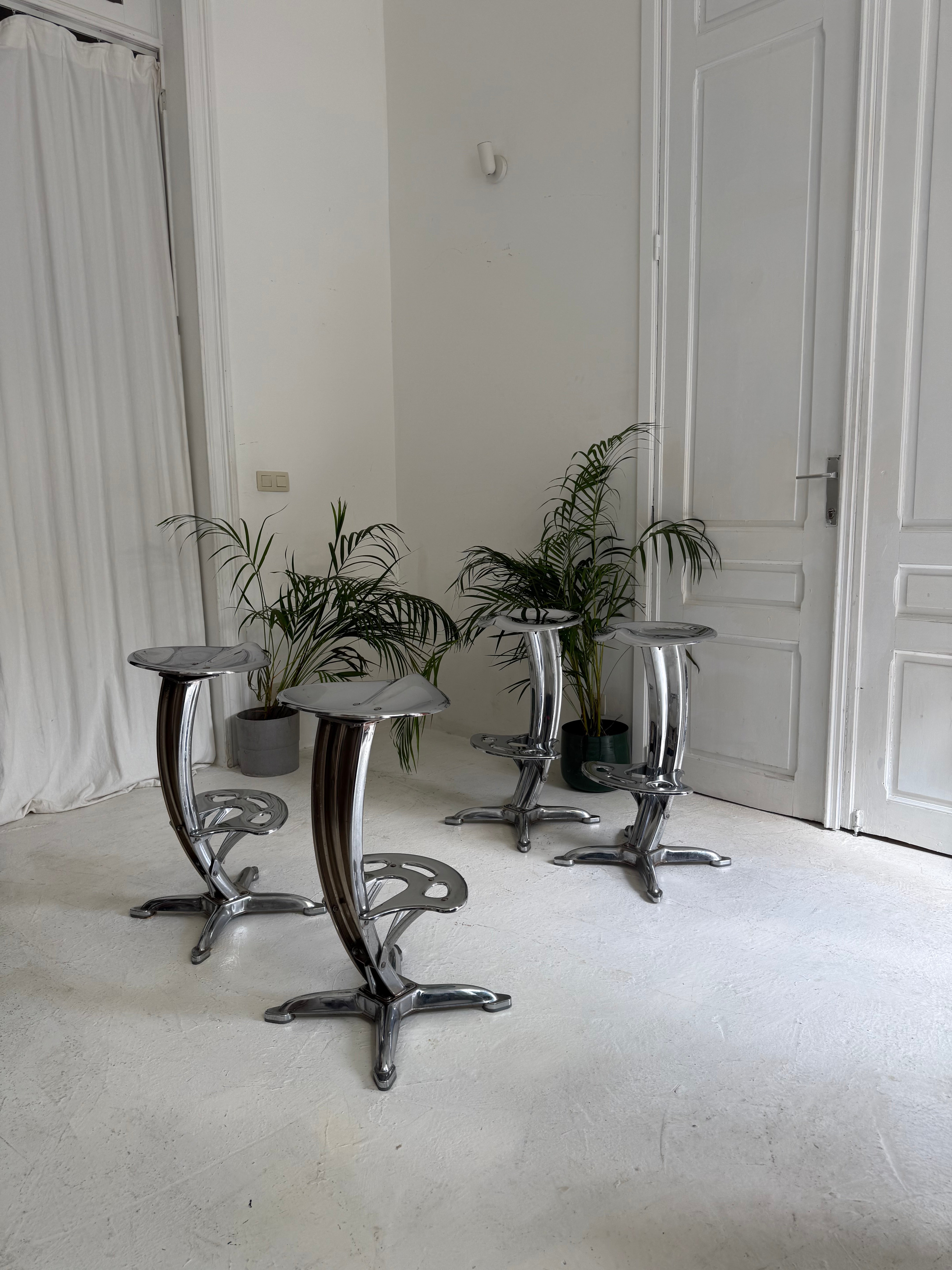 4 tabourets Yasu Sasamoto Lotus